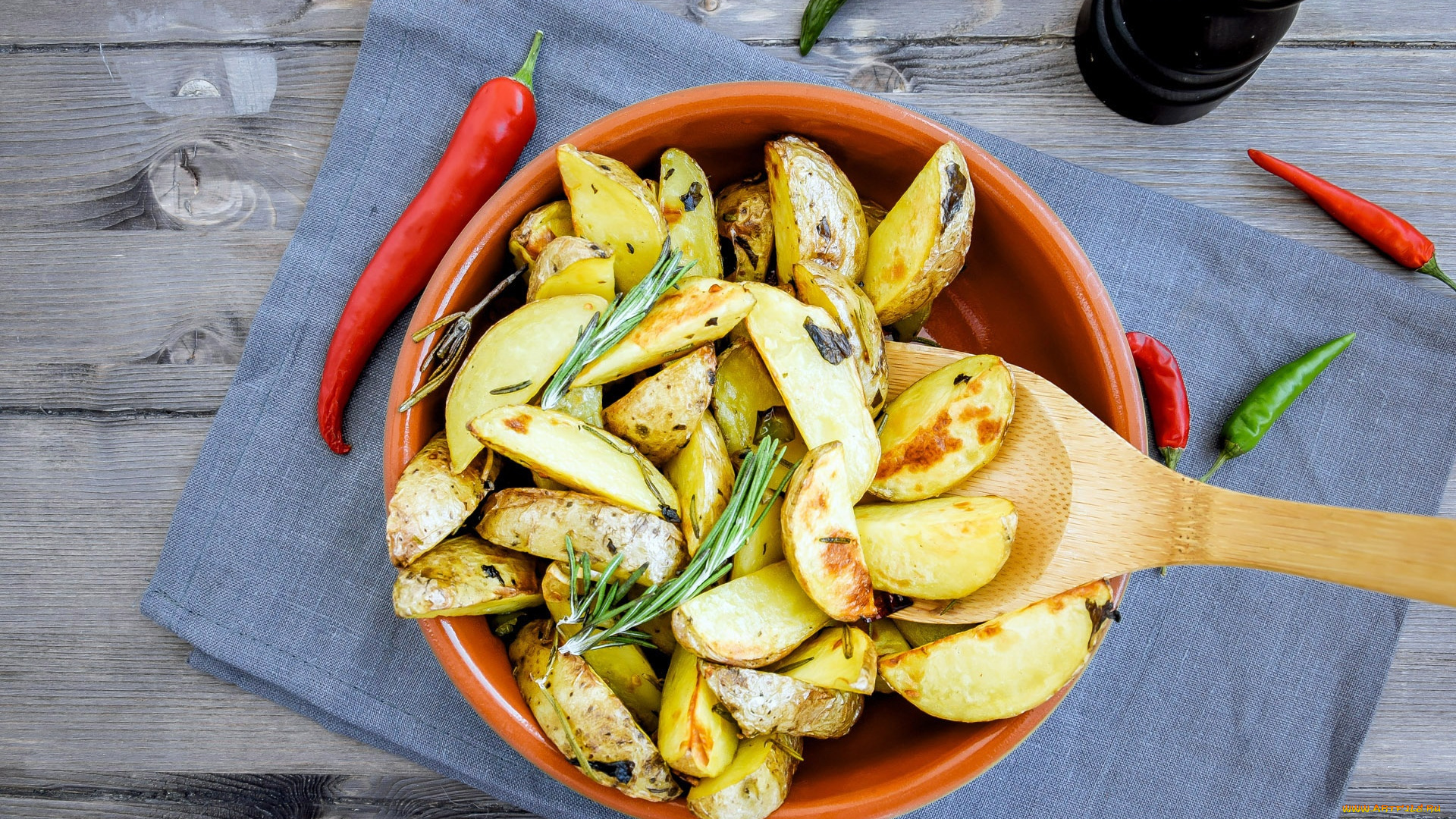 еда, картофель, специи, перец, ложка