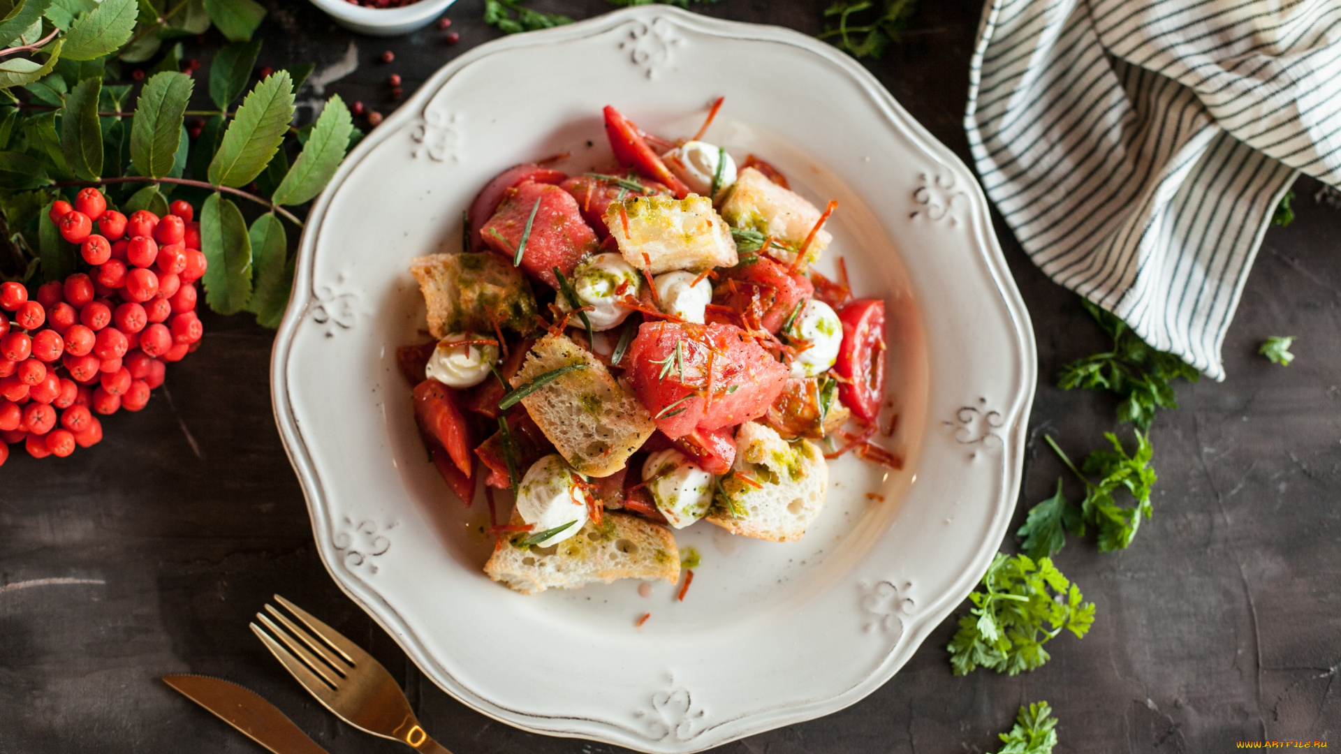 еда, салаты, , закуски, рябина, сухари, ветка, томат, сыр, салат