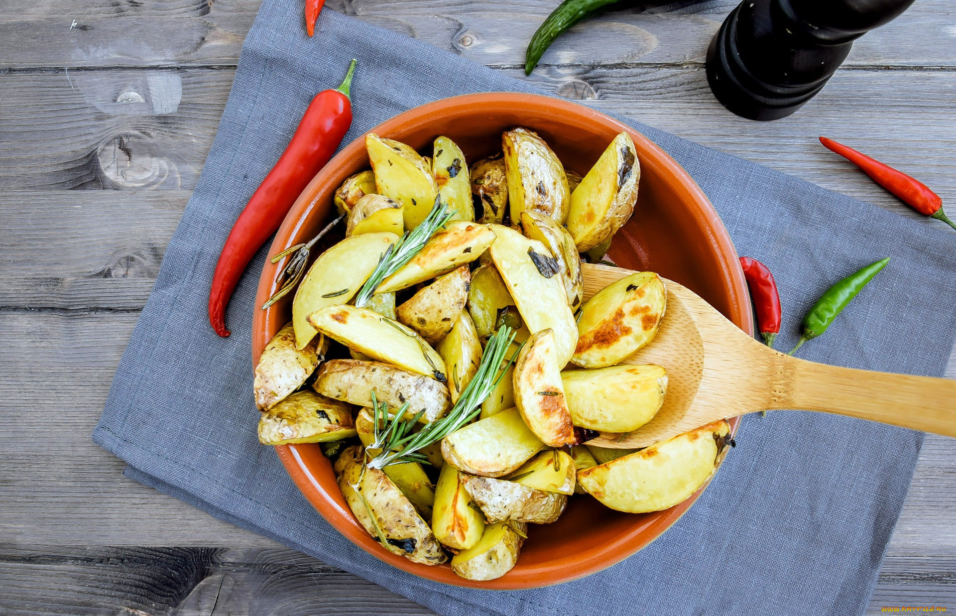 еда, картофель, специи, перец, ложка