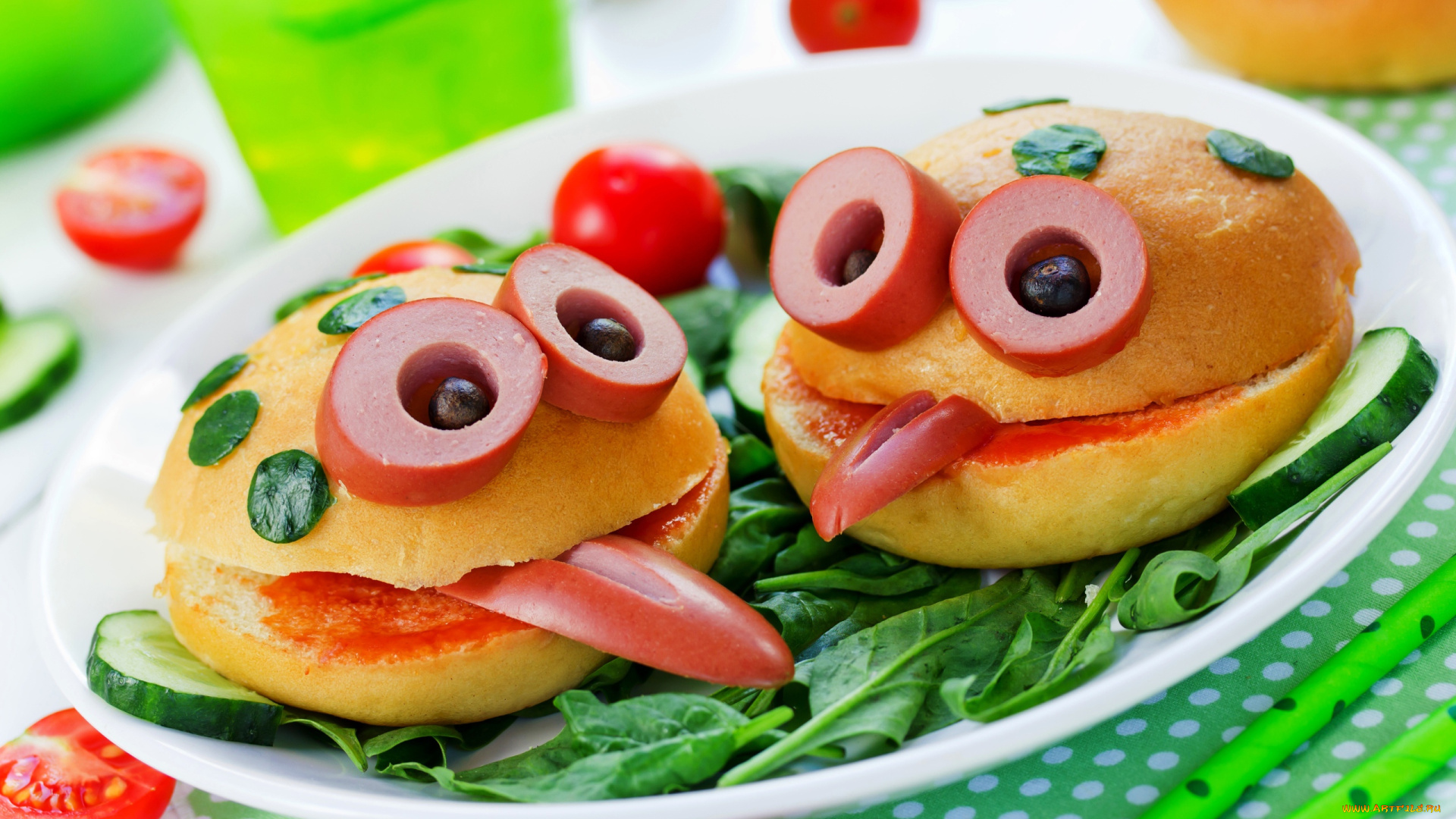 еда, бутерброды, , гамбургеры, , канапе, томаты, помидоры, зелень, сосиски, булочки, хлеб