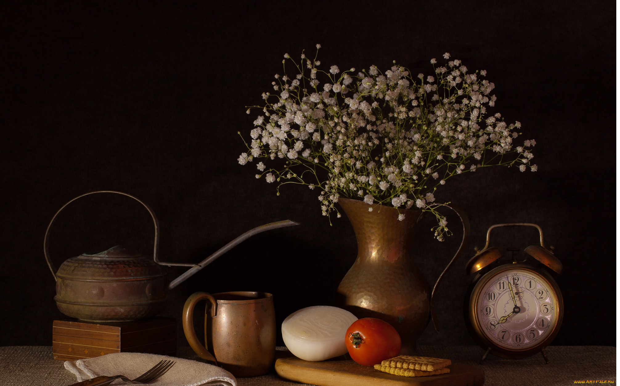 еда, натюрморт, печенье, лук, цветы, будильник, букет