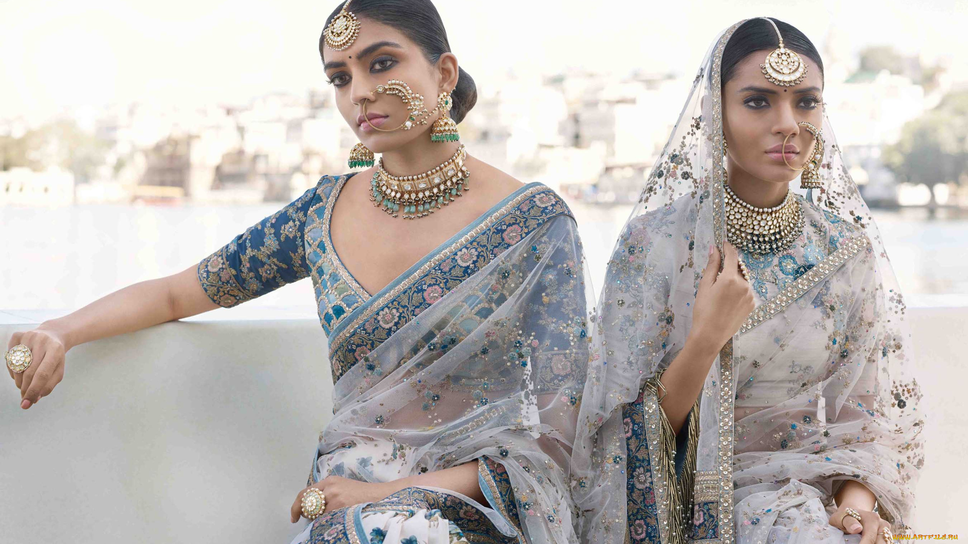 sabyasachi, mukherjee, девушки, sabyasachi, mukherjee, bollywood, индианки, две, индианка, девушка, брюнетка, красавица, актриса, поза, украшения, драгоценности, индия, макияж, лицо