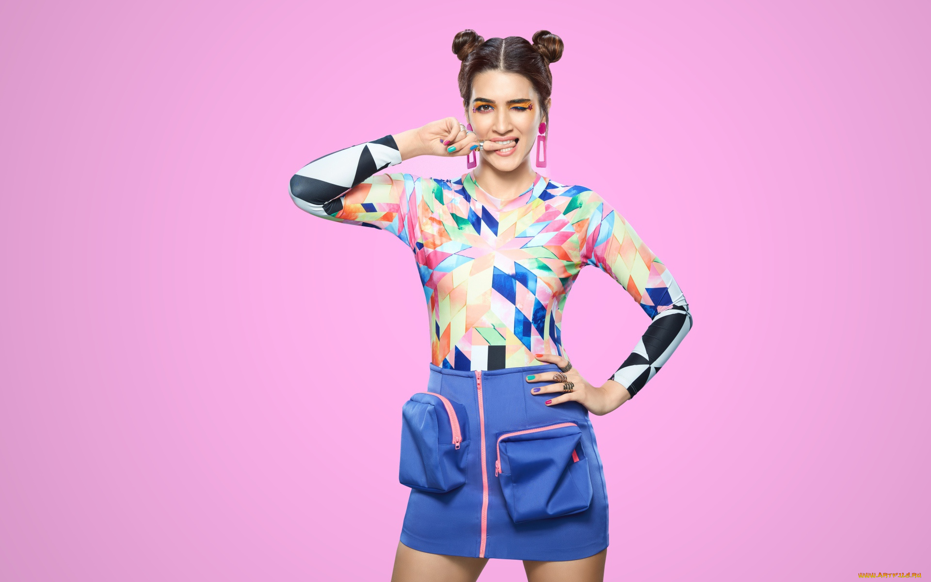 девушки, kriti, sanon, шатенка, свитер, юбка, карманы