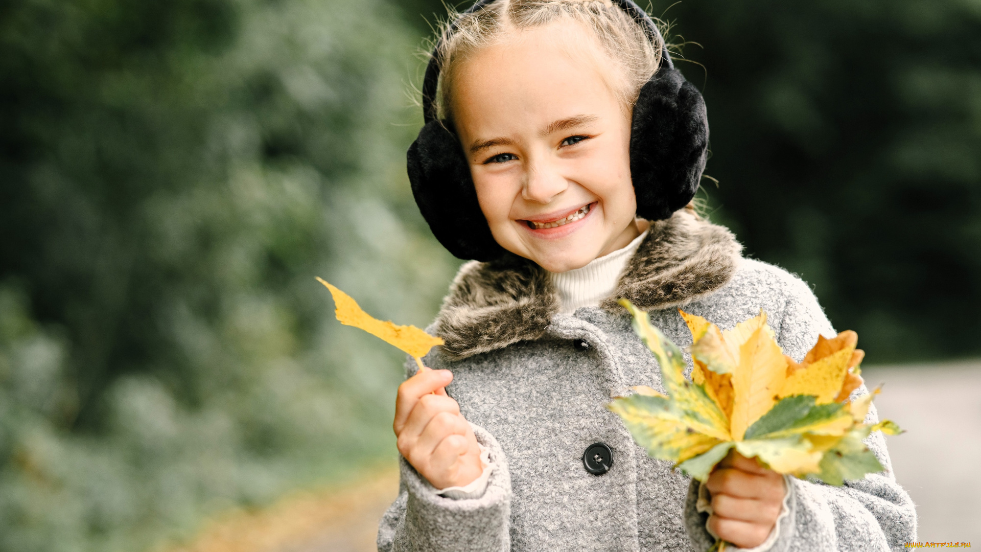 разное, дети, девочка, ребенок, наушники, пальто, листья