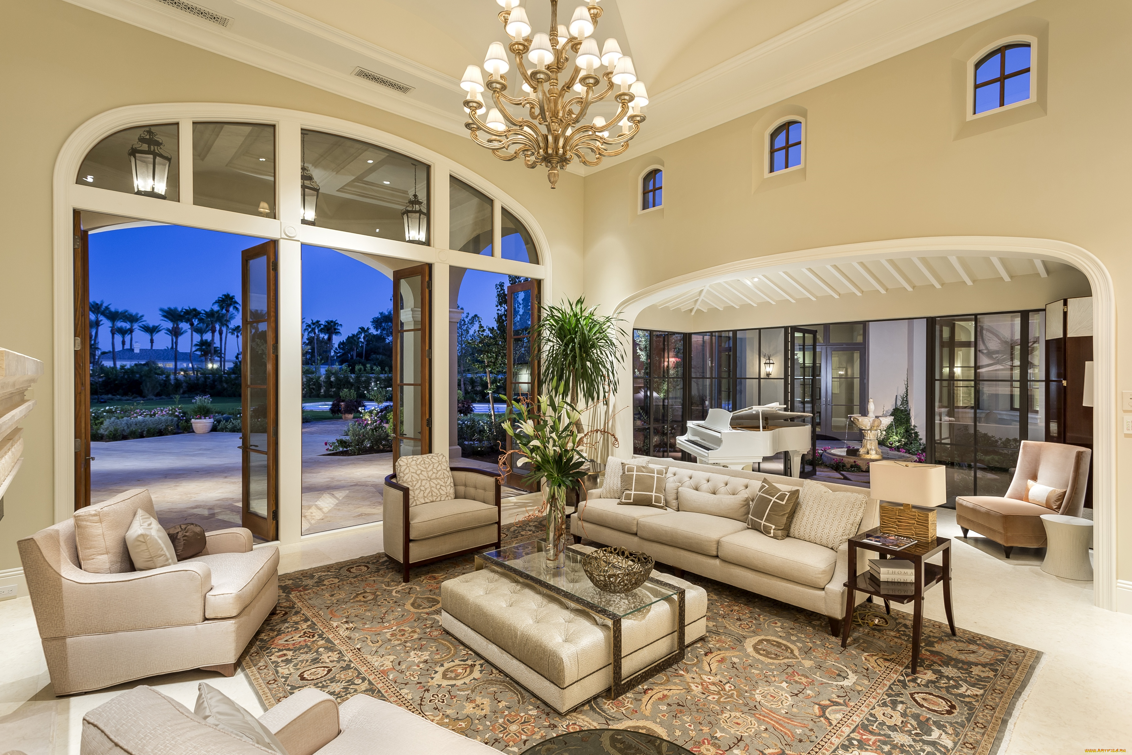 интерьер, гостиная, окна, люстра, диваны