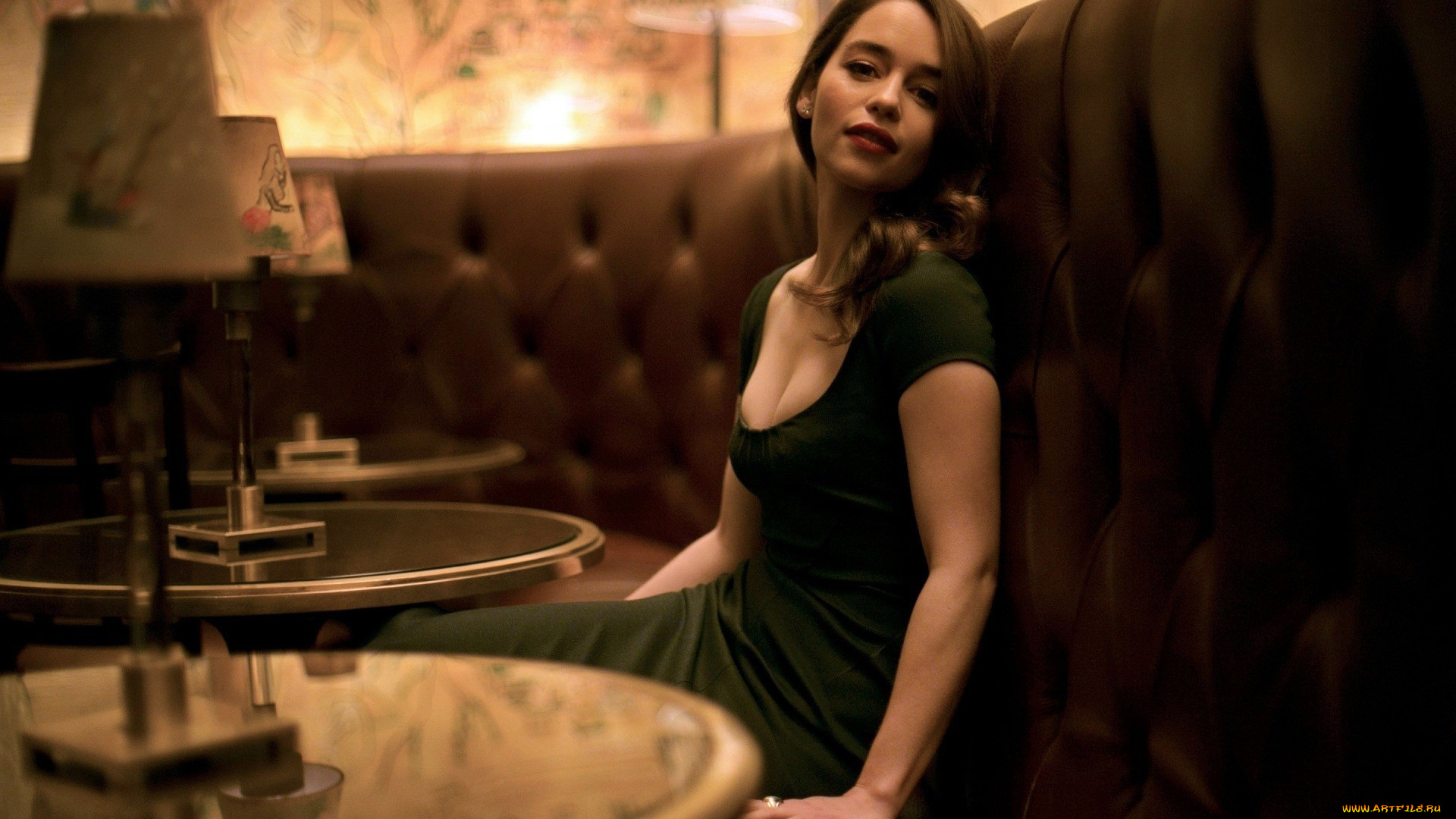 девушки, emilia, clarke, актриса, диван, столики, торшер, эмилия, кларк