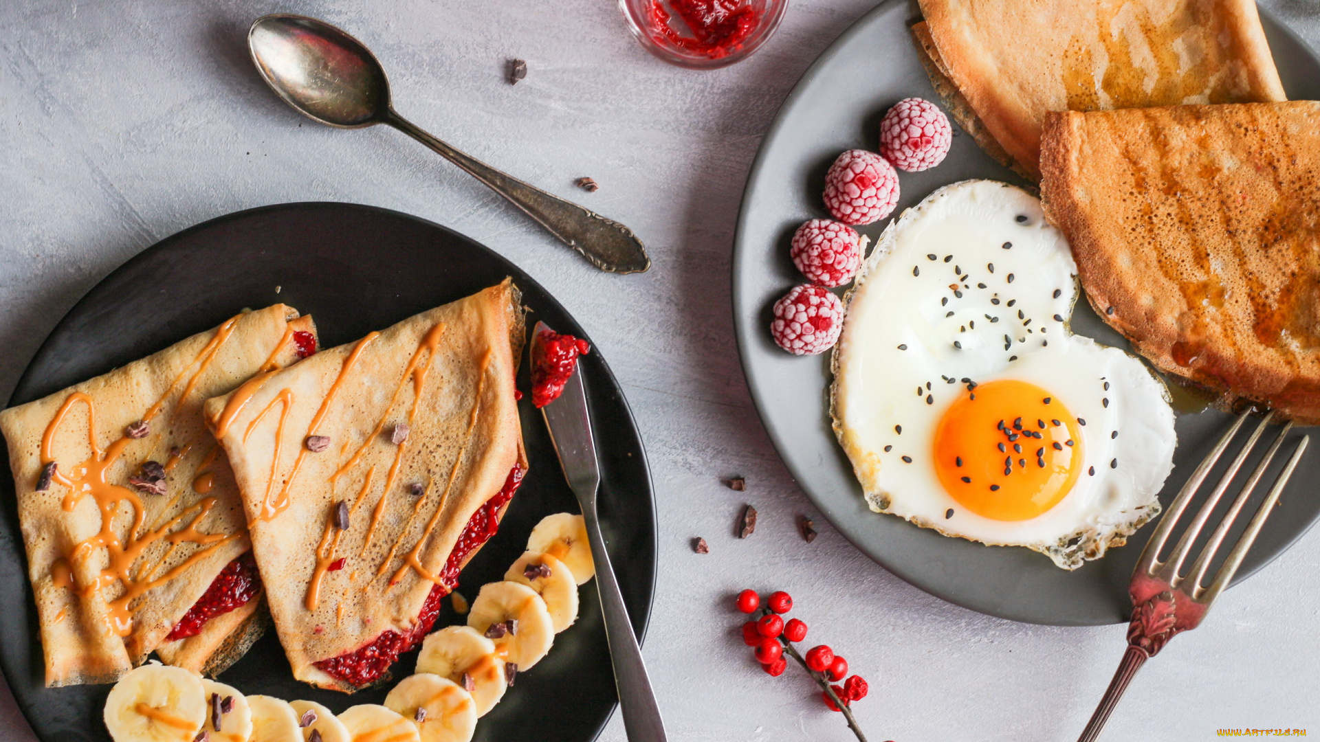 еда, разное, блинчики, глазунья, бананы, малина, завтрак