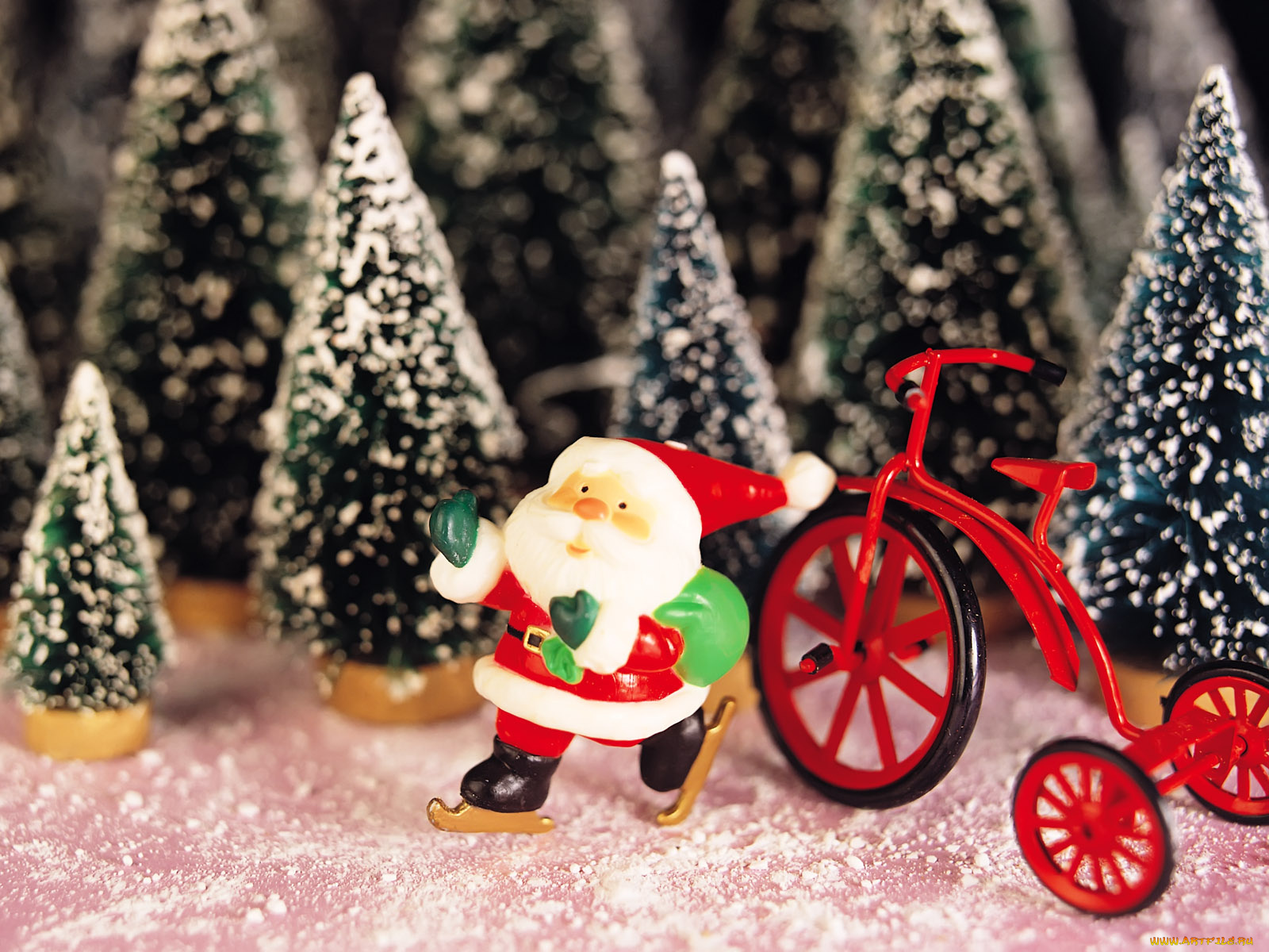 праздничные, фигурки