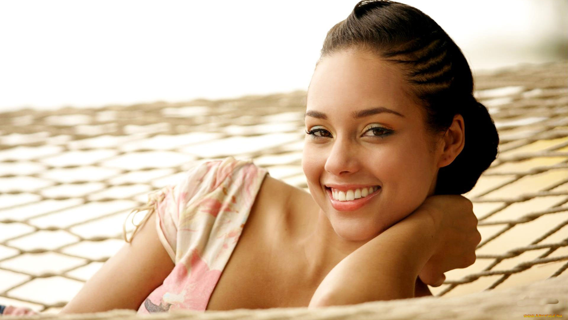 музыка, alicia, keys, гамак, девушка, улыбка