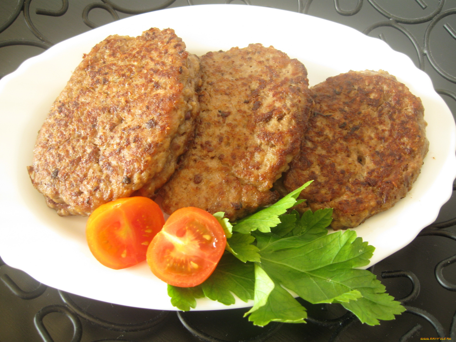 автор, varvarra, еда, вторые, блюда, петрушка, котлеты, тарелка, помидоры, томаты