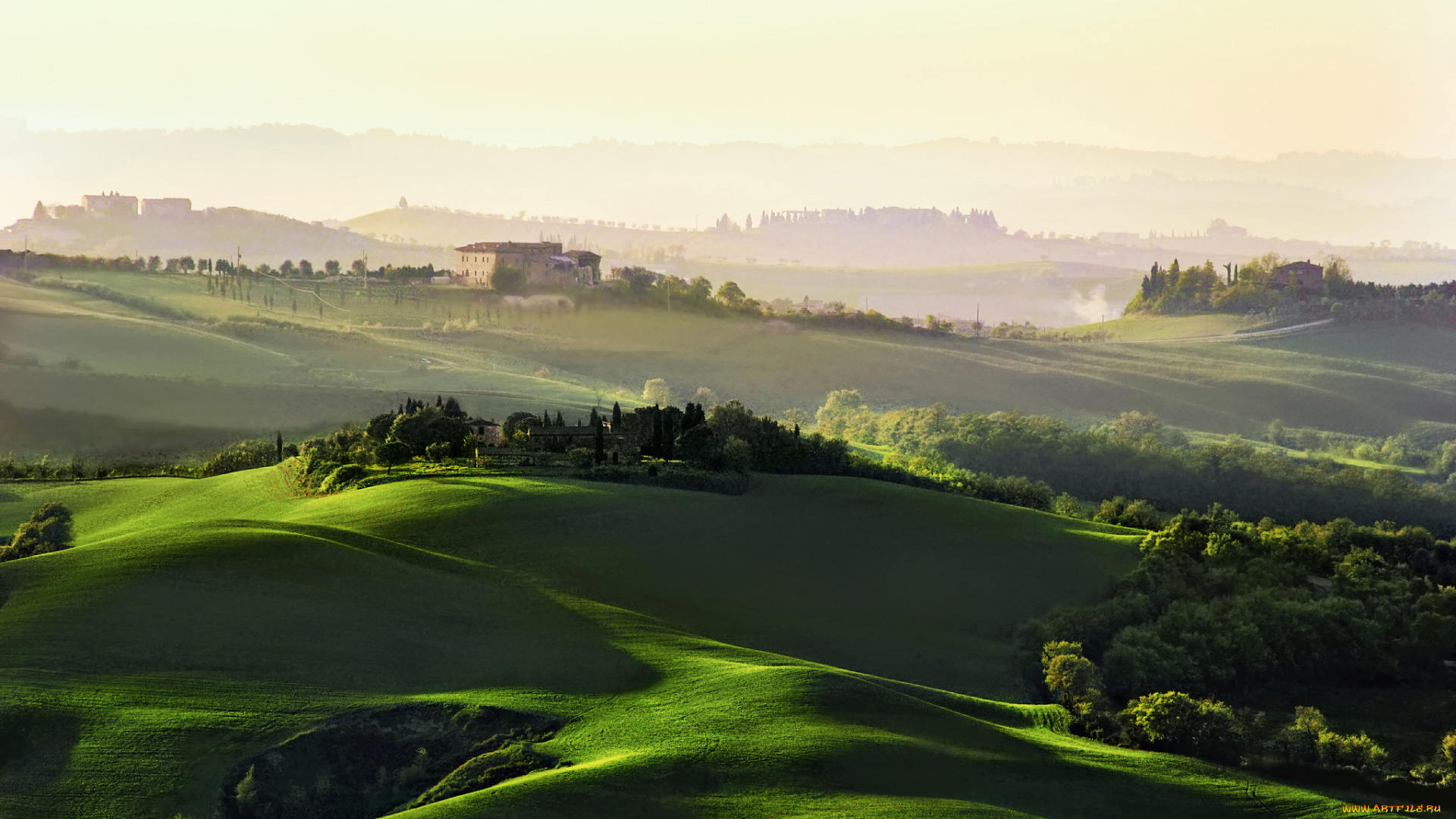 природа, пейзажи, италия, дома, поля, деревья, холмы, дымка, тоскана, утро, рассвет
