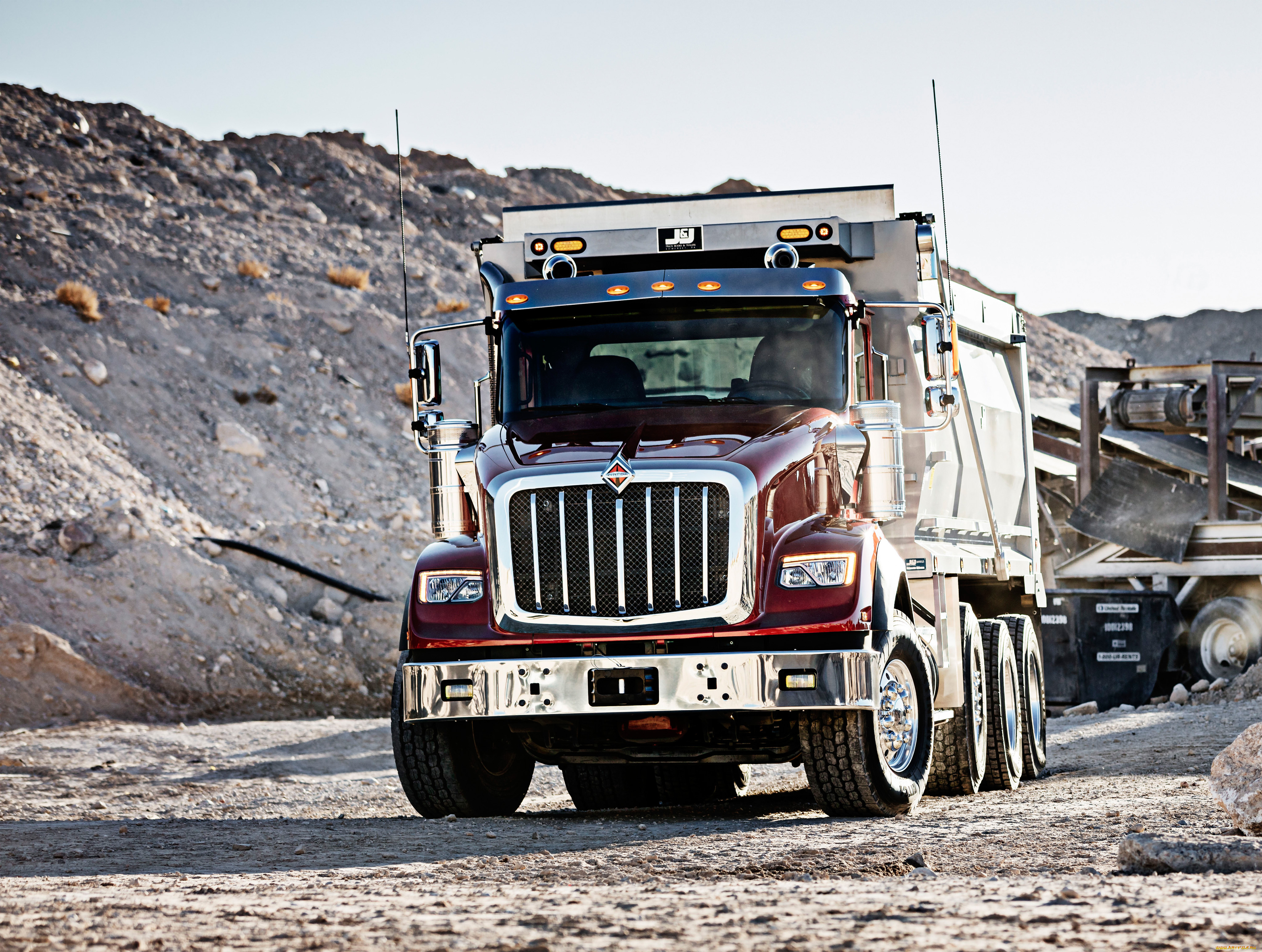 автомобили, international