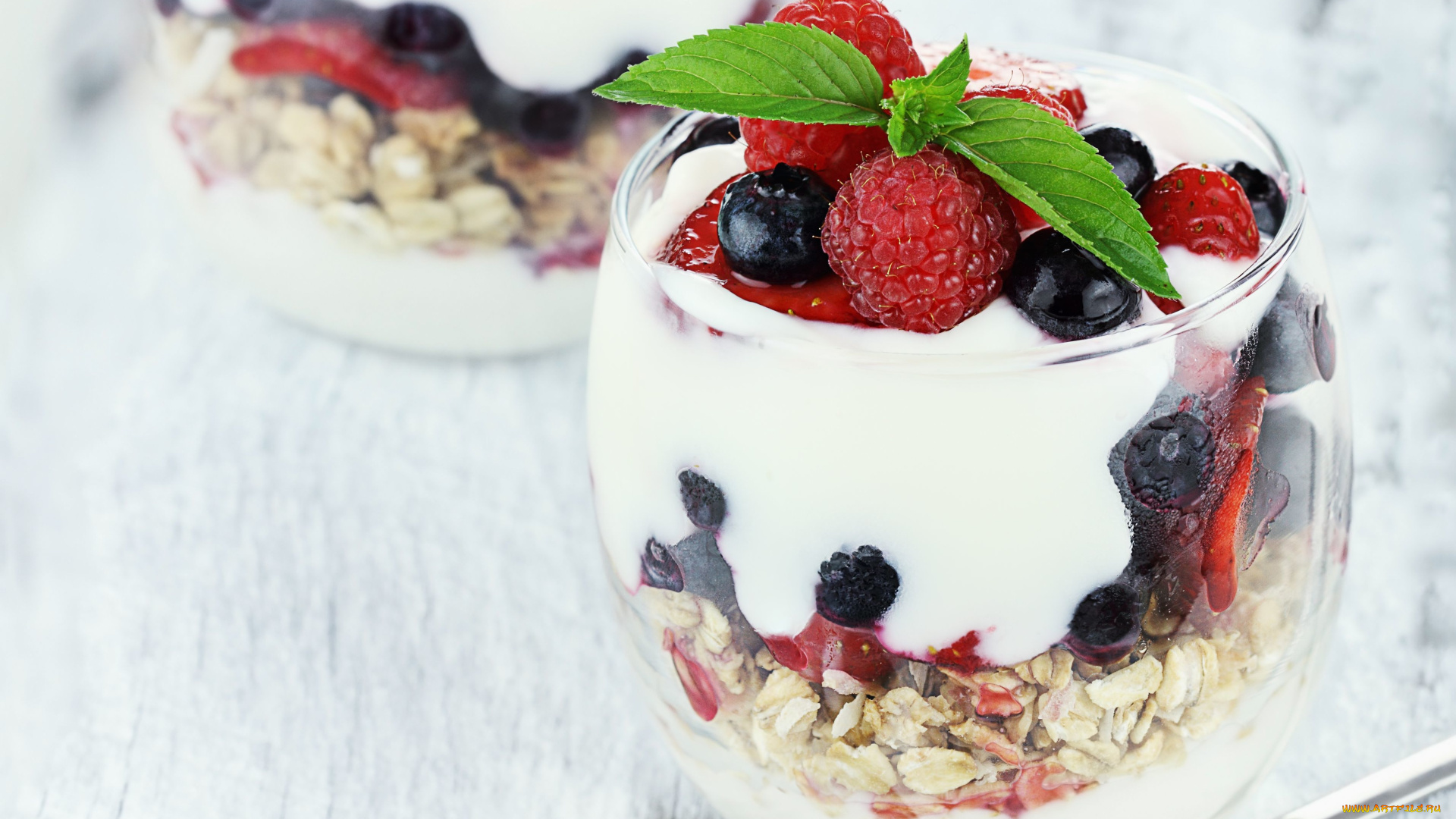 еда, мороженое, , десерты, хлопья, сливки, мята, ягоды, стаканы