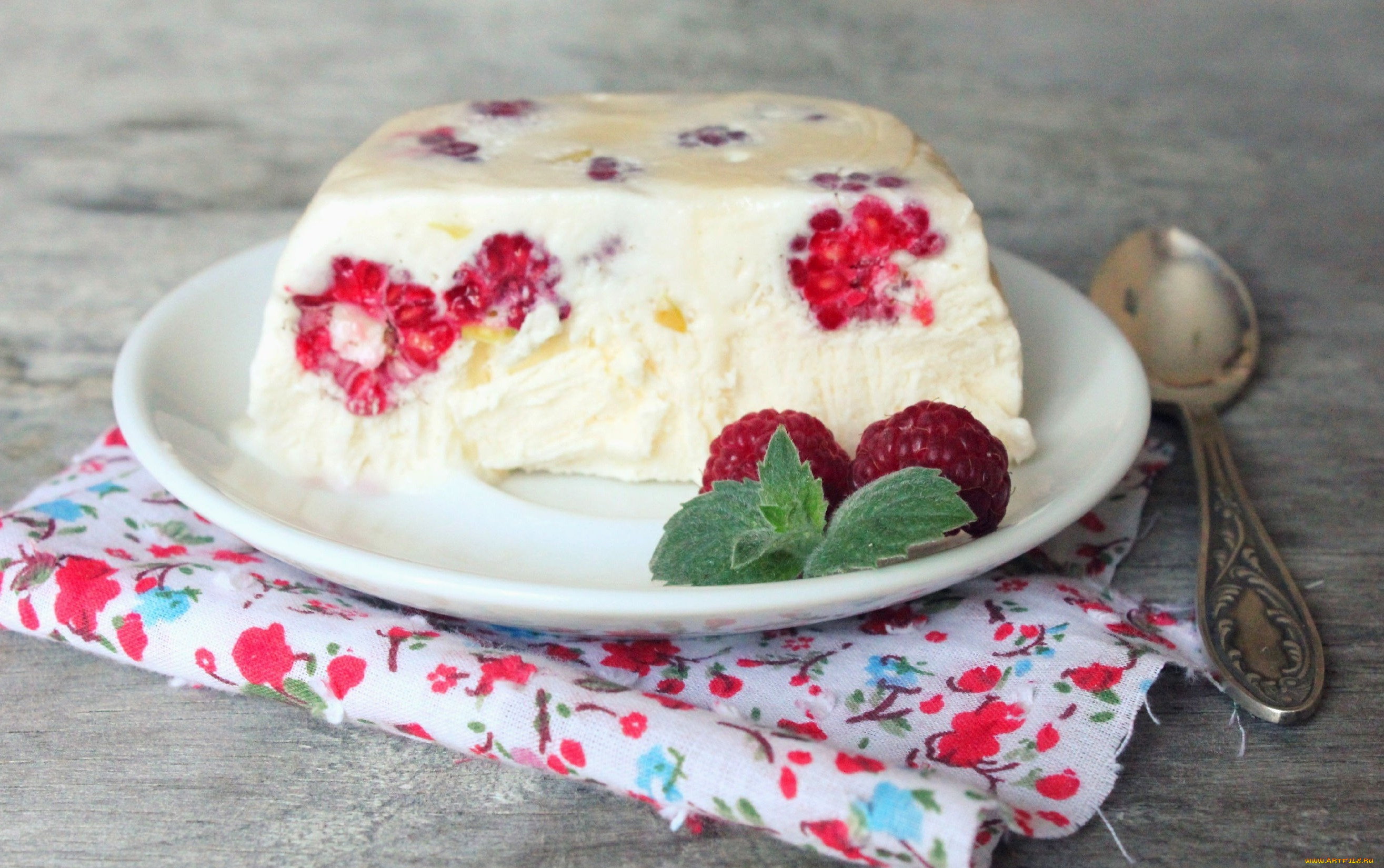 еда, мороженое, , десерты, ягоды, десерт, тарелка, мята, малина, ложка