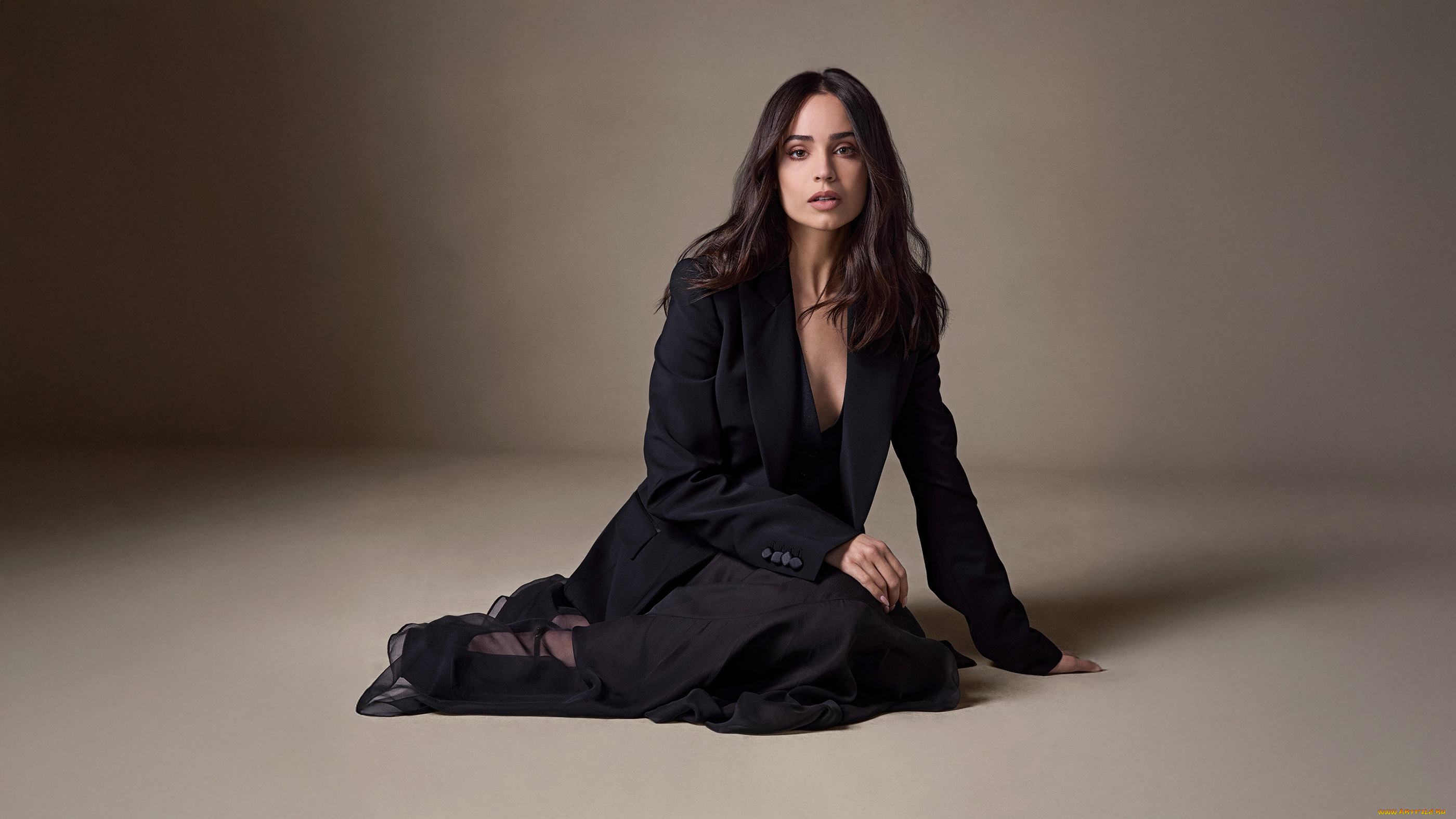 сексуальная, девушка, девушки, -, брюнетки, , шатенки, девушка, женщина, брюнетка, темноволосая, сексуальная, модель, звезда, позирует, разная, обувь, верхняя, стильная, одежда, нижнее, эротическое, бельё, трусы, лифчик, колготки, чулки, аксессуары, макияж, и, множество, элементов, на, фотографии