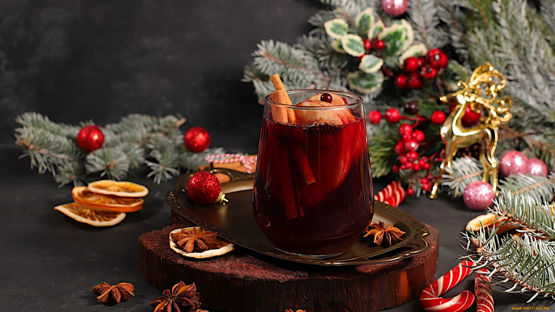 праздничные, угощения, ёлка, ветки, апельсины, ягоды, ваниль, бокал, напиток