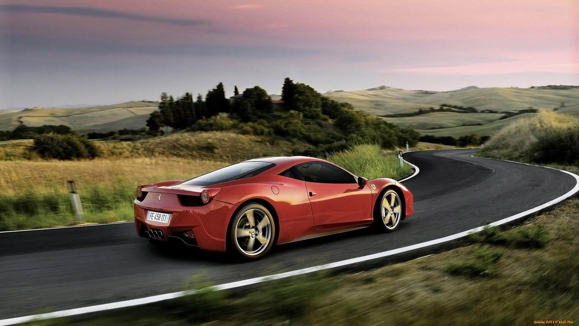 автомобили, ferrari, луга, повороты, трасса, шоссе, феррари, дорога, скорость, красный, деревья