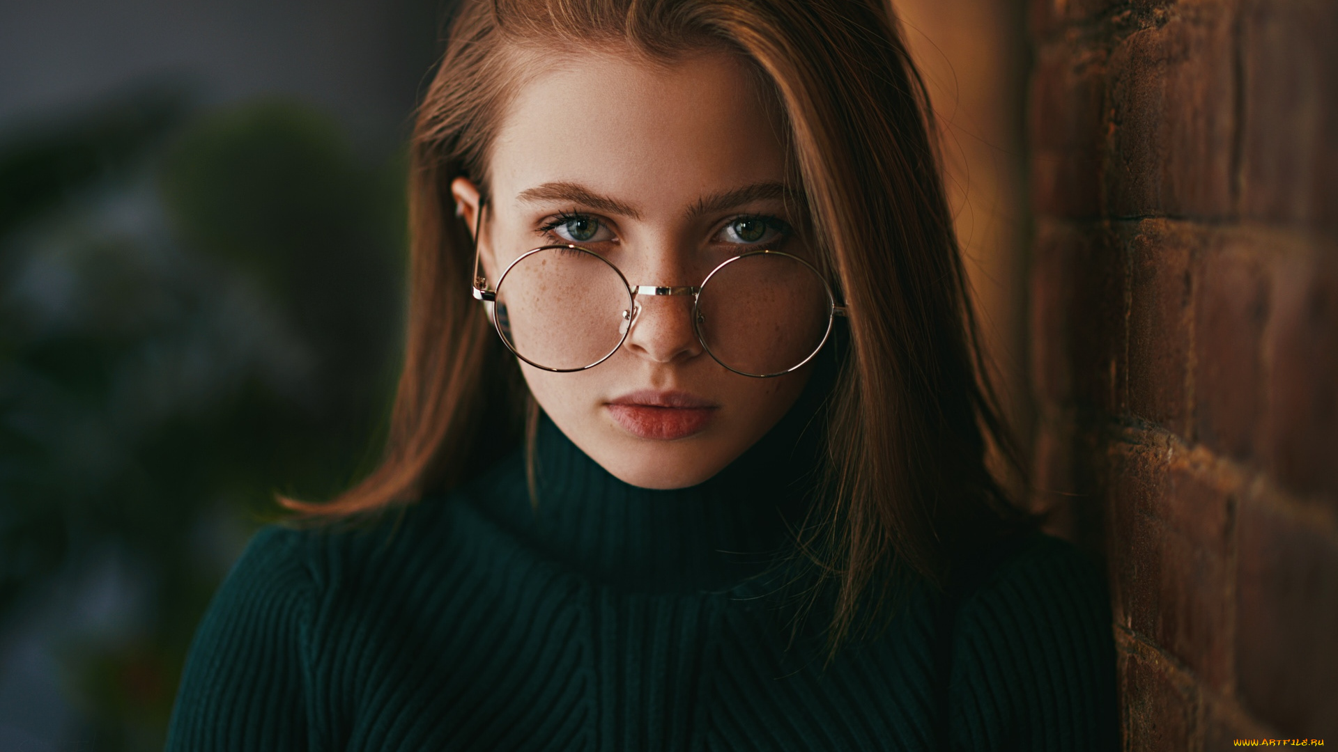 ксения, коваль, девушки, сергей, жирнов, портрет, смотрит, на, зрителя, рыжий, голубые, глаза, лицо, очки, женщины, в, очках, водолазки, зеленый, свитер, ксения, коваль, крупным, планом