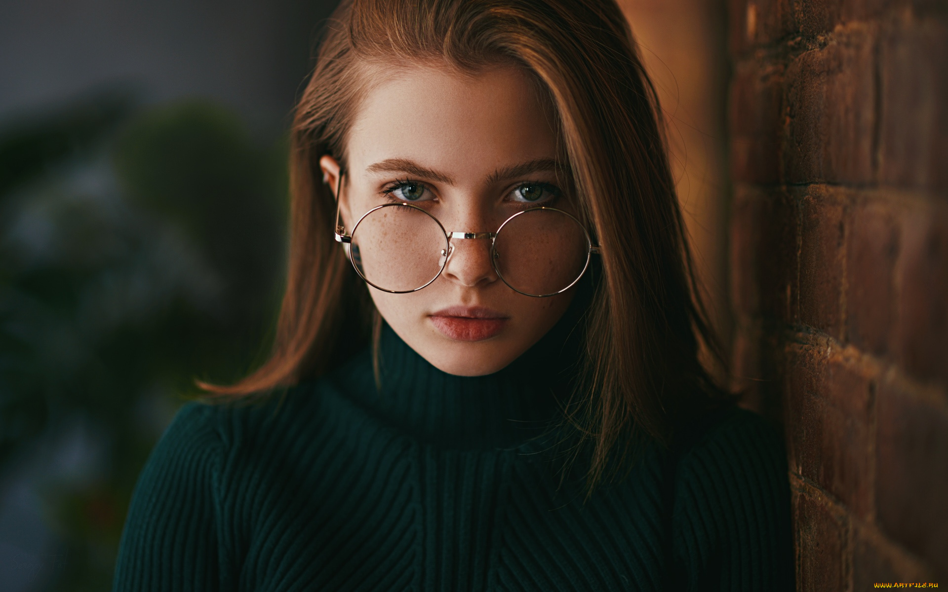 ксения, коваль, девушки, сергей, жирнов, портрет, смотрит, на, зрителя, рыжий, голубые, глаза, лицо, очки, женщины, в, очках, водолазки, зеленый, свитер, ксения, коваль, крупным, планом