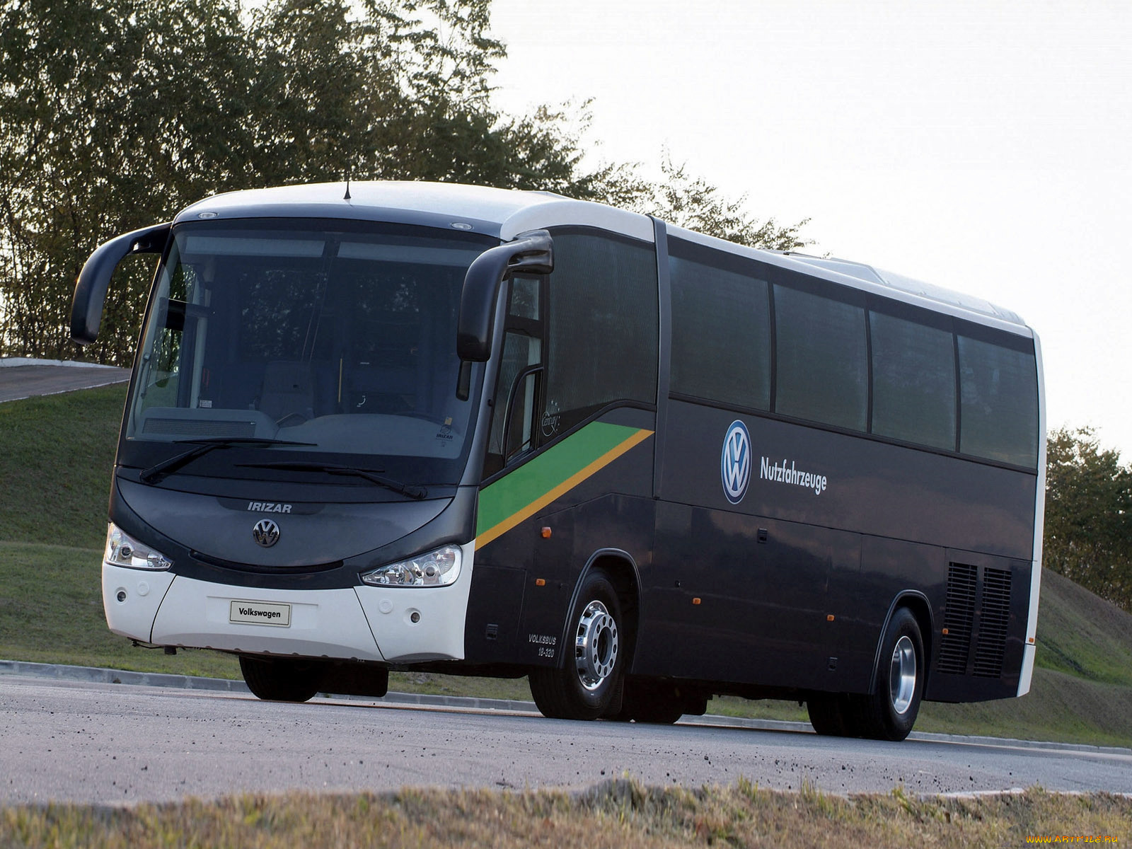 автомобили, автобусы