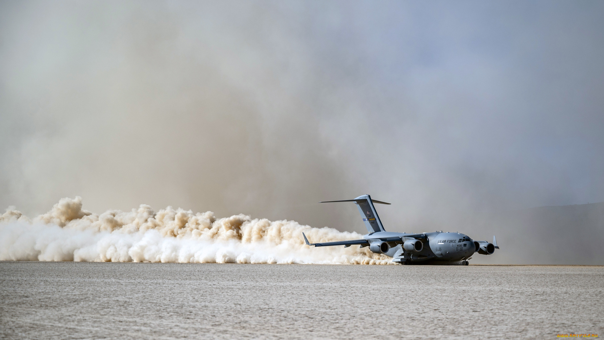 авиация, военно-транспортные, самолёты, boeing, c17, globemaster3, военно, транспортный, самолет, ввс, сша, посадка, пустыня, американский, военная