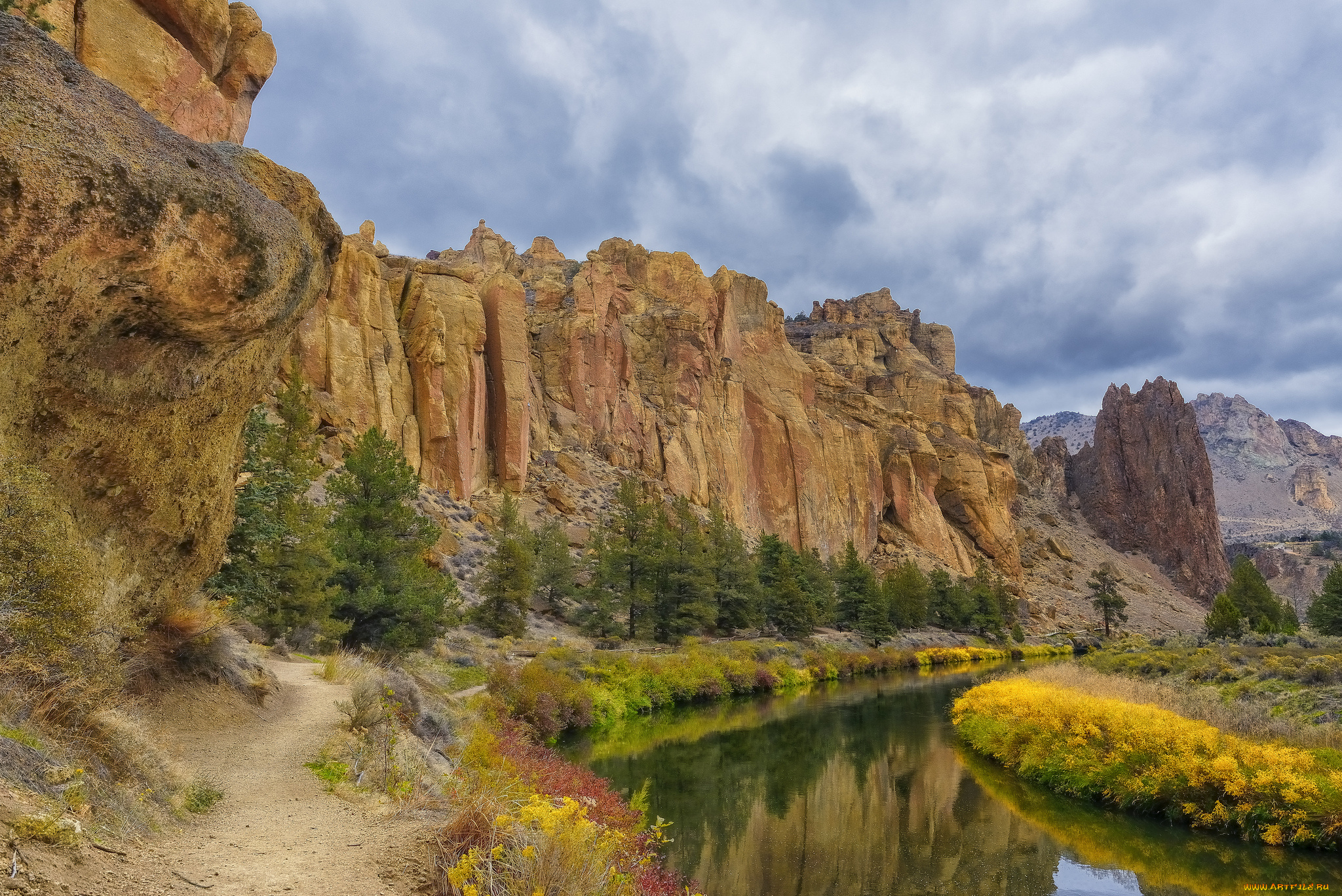 природа, реки, озера, растительность, тучи, река, скалы, горы