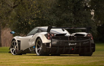 Картинка автомобили pagani