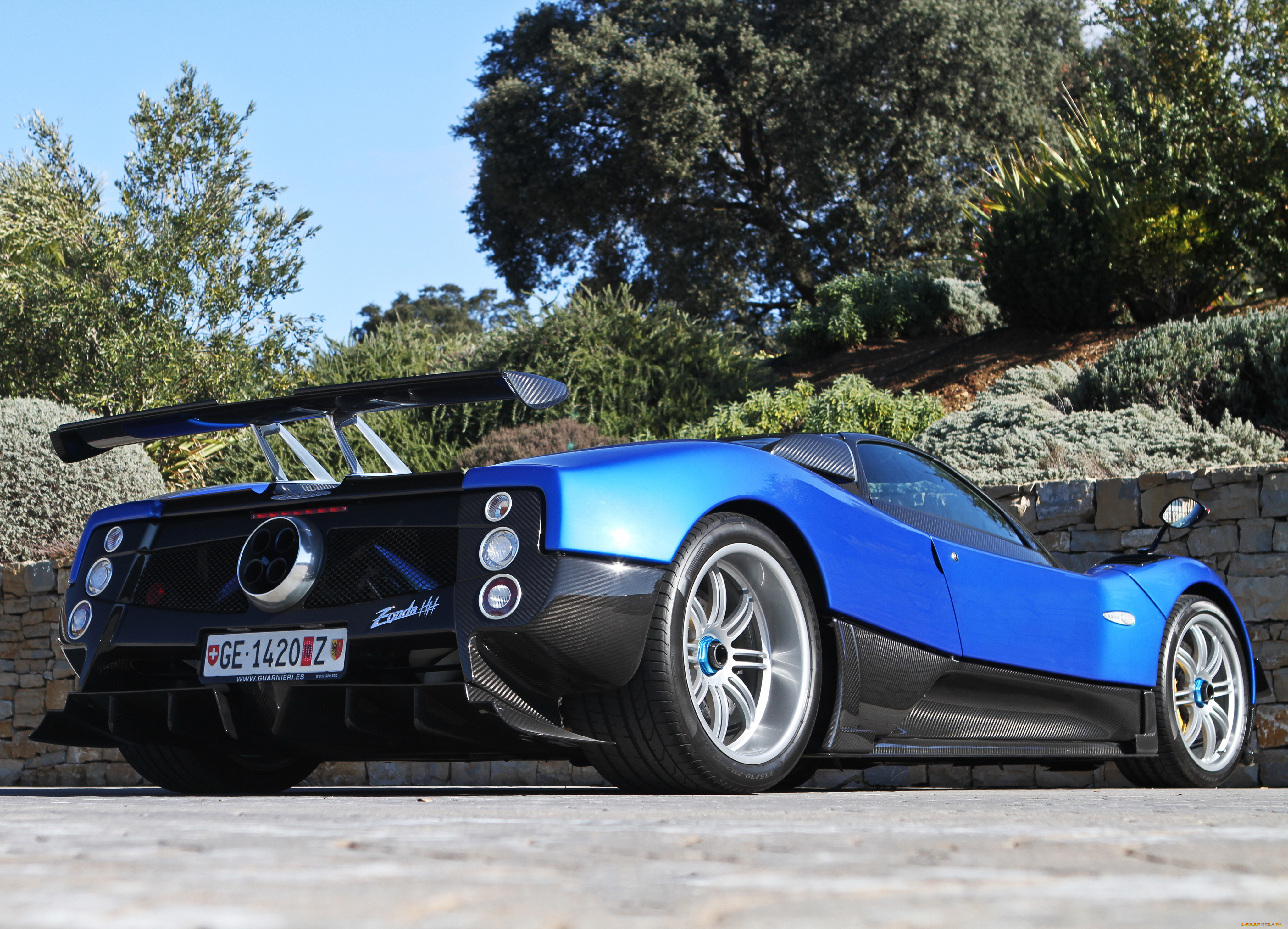 автомобили, pagani