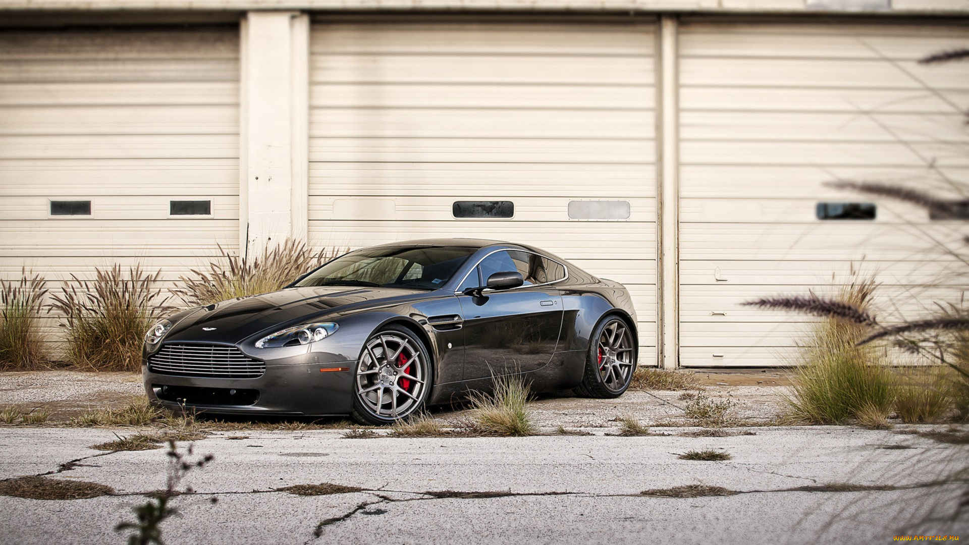 автомобили, aston, martin, черный, здание, склад