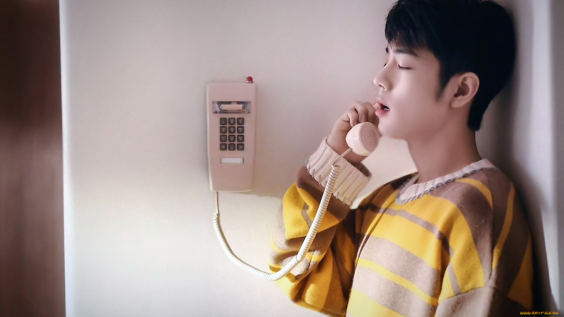 мужчины, xiao, zhan, актер, свитер, телефон, стена