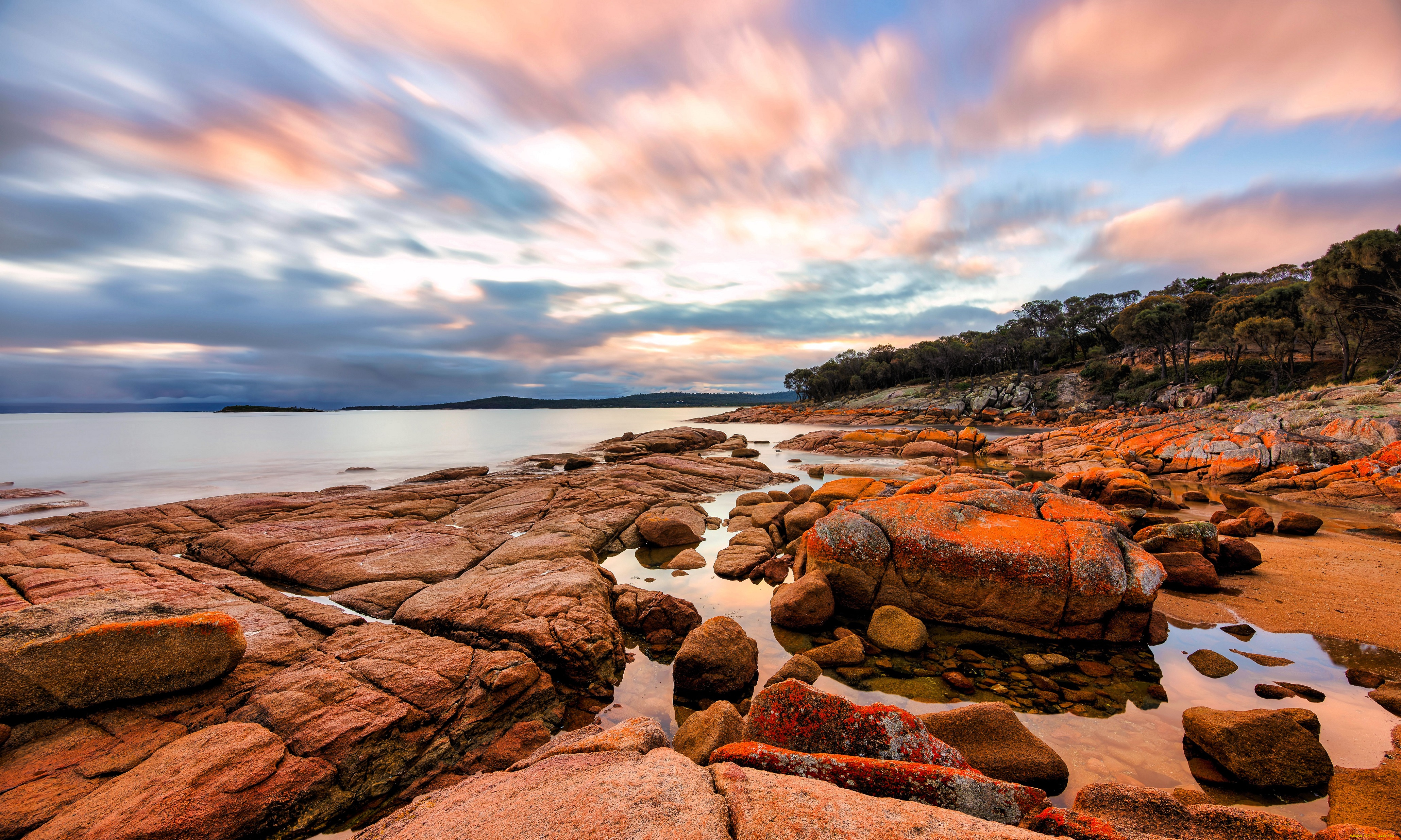 природа, побережье, небо, облака, озеро, берег, камни, деревья