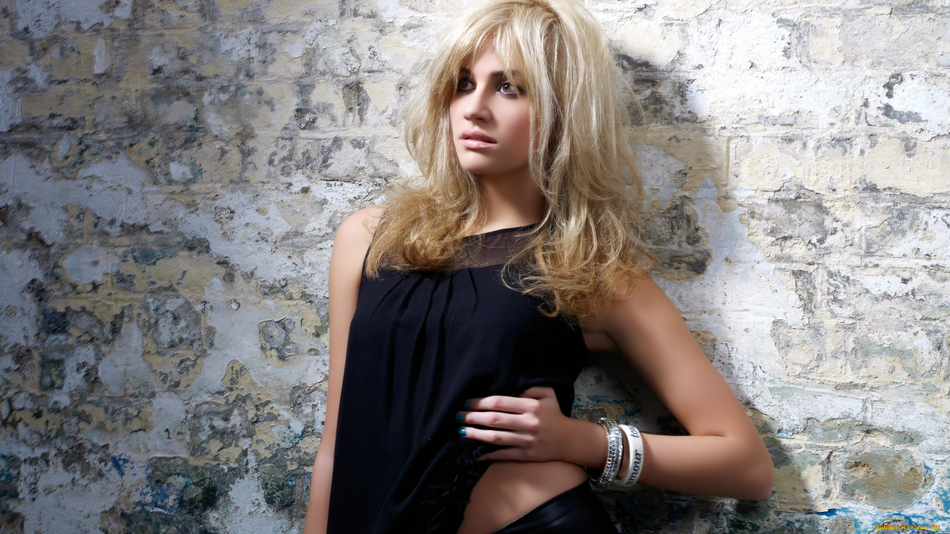 Pixie, Lott, девушки