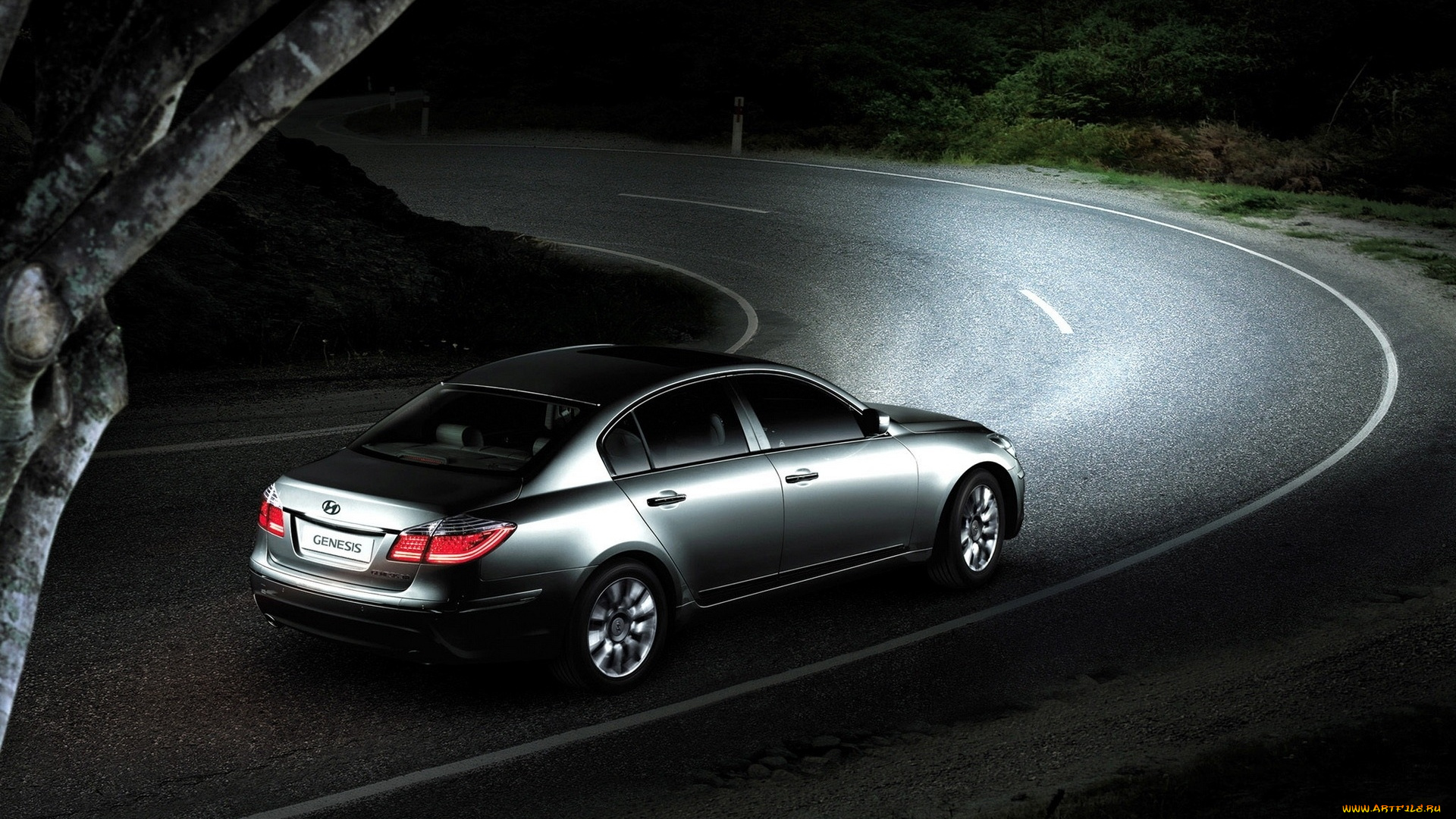 автомобили, hyundai, серебристый, genesis, поворот, ночь, дорога, шоссе