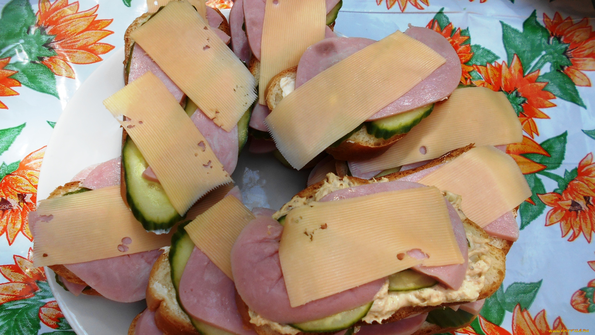 еда, бутерброды, , гамбургеры, , канапе, хлеб, колбаса, огурцы, сыр