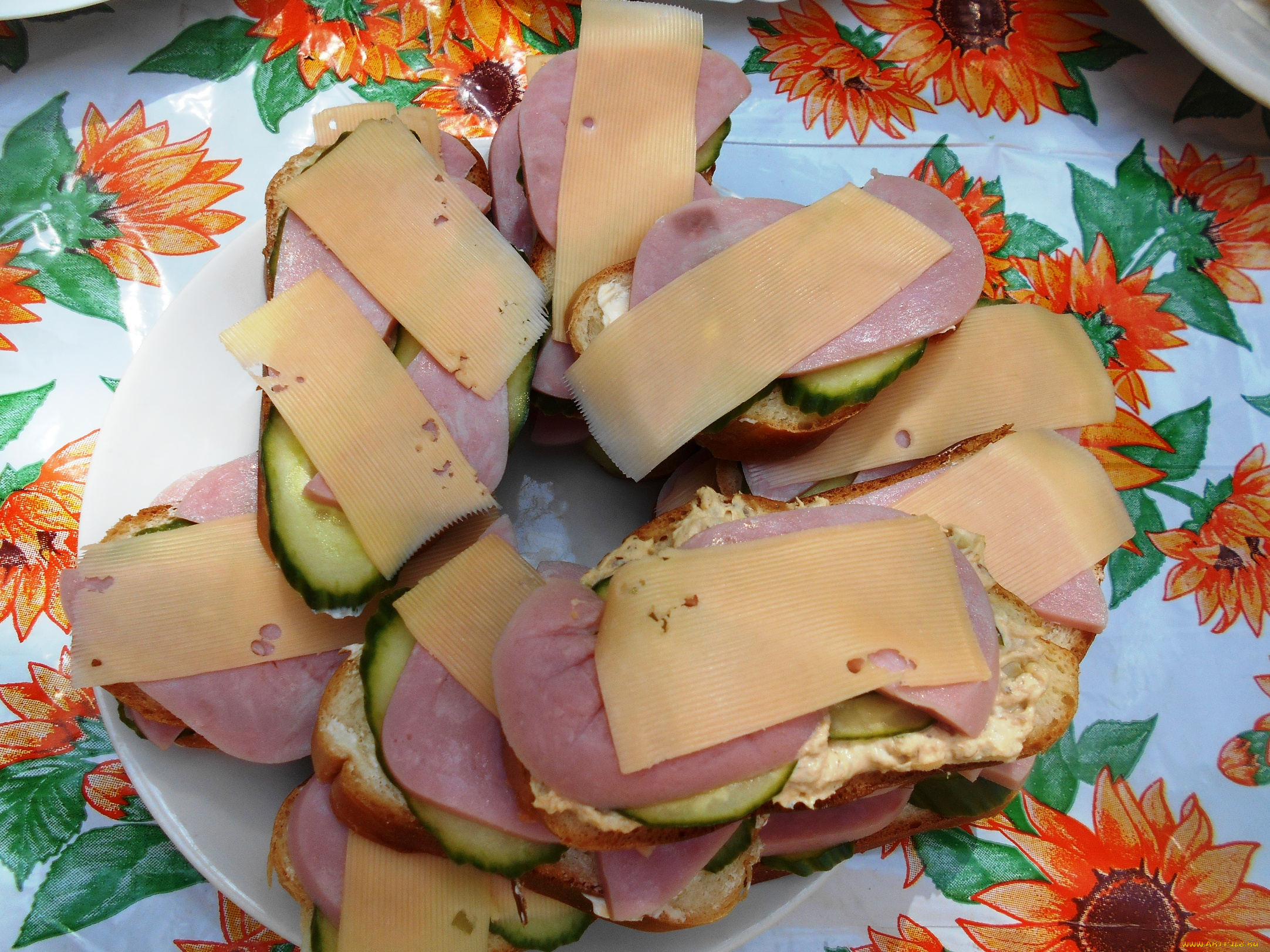 еда, бутерброды, , гамбургеры, , канапе, хлеб, колбаса, огурцы, сыр