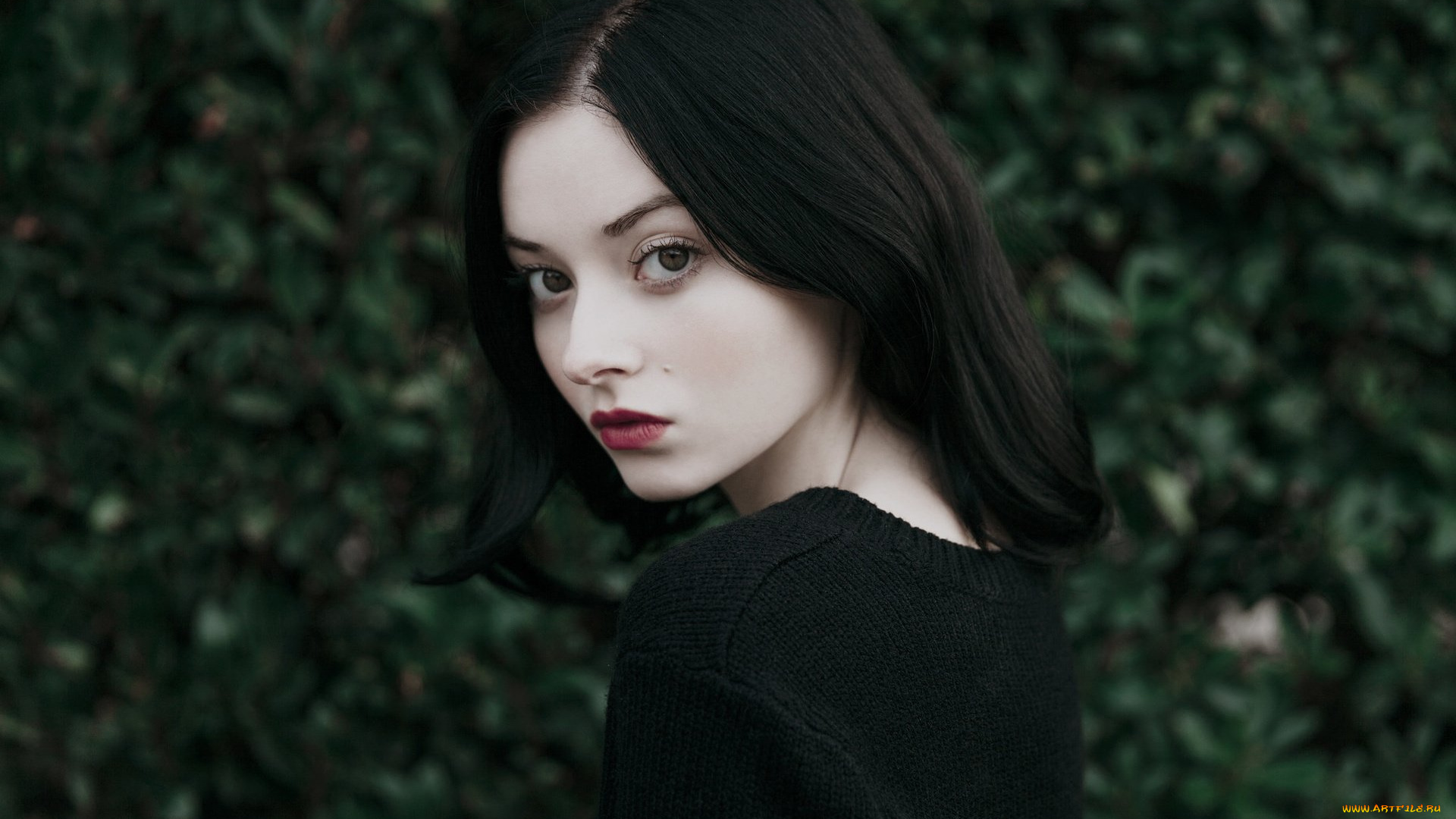 девушки, -unsort, , брюнетки, темноволосые, зелень, свитер, брюнетка