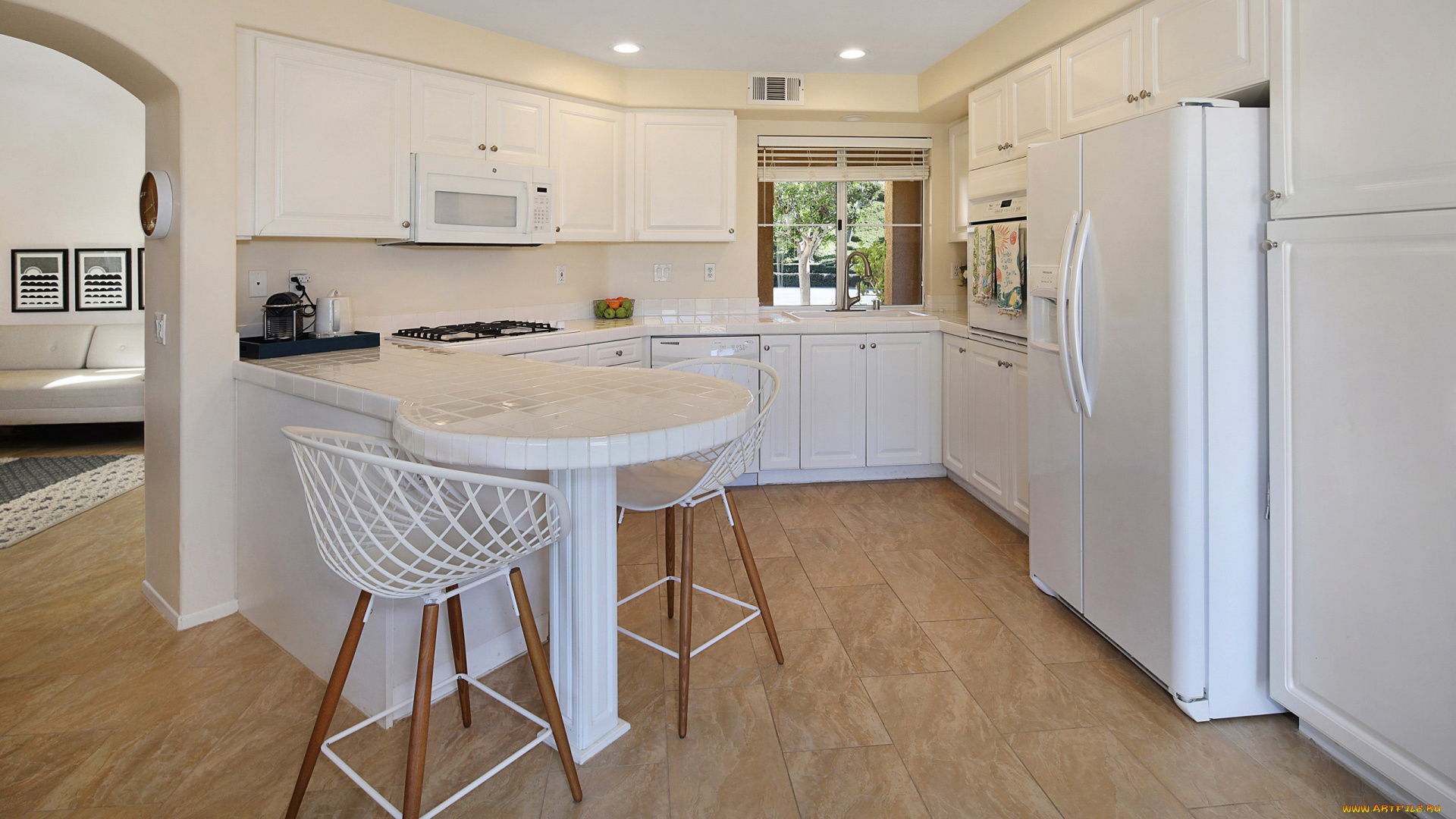 интерьер, кухня, плита, холодильник, стол, стулья