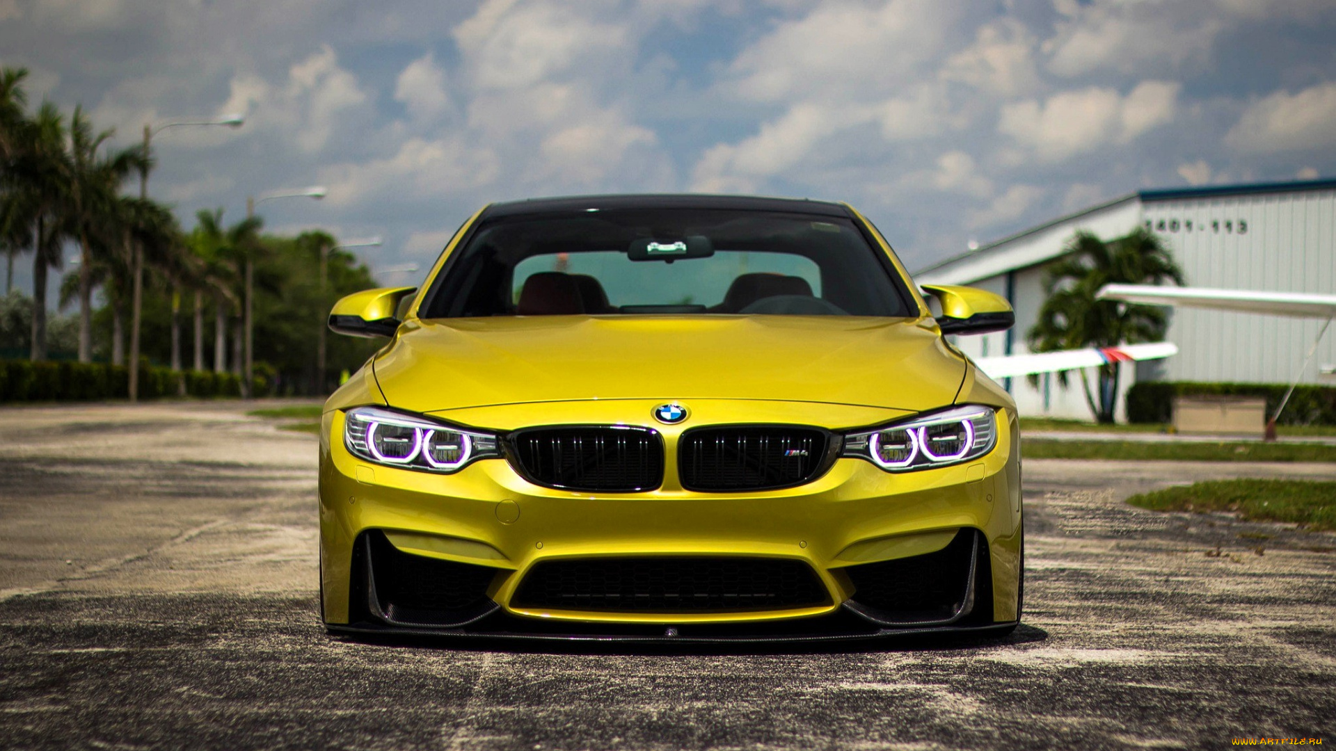 bmw, m4, автомобили, bmw, желтый, площадка, здание, пальмы