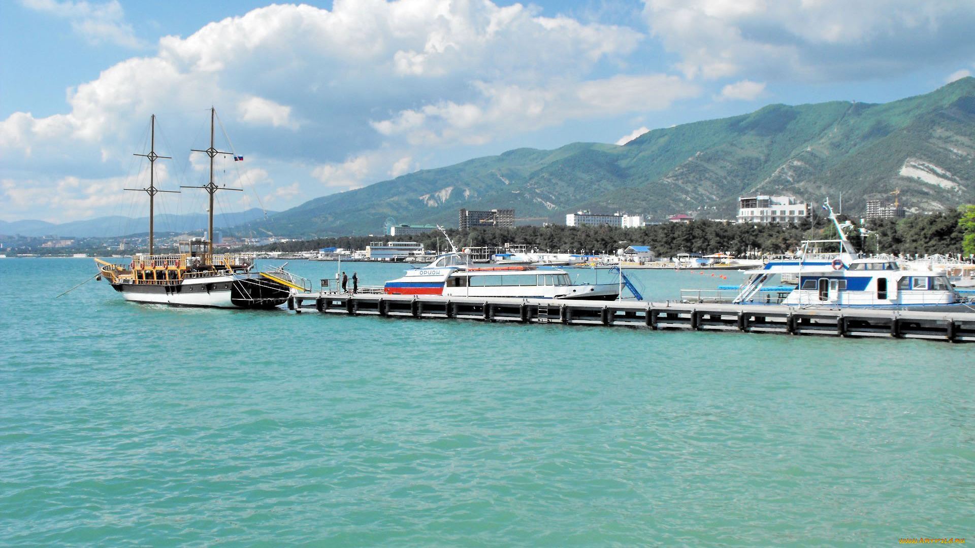 геленджик, корабли, разные, вместе