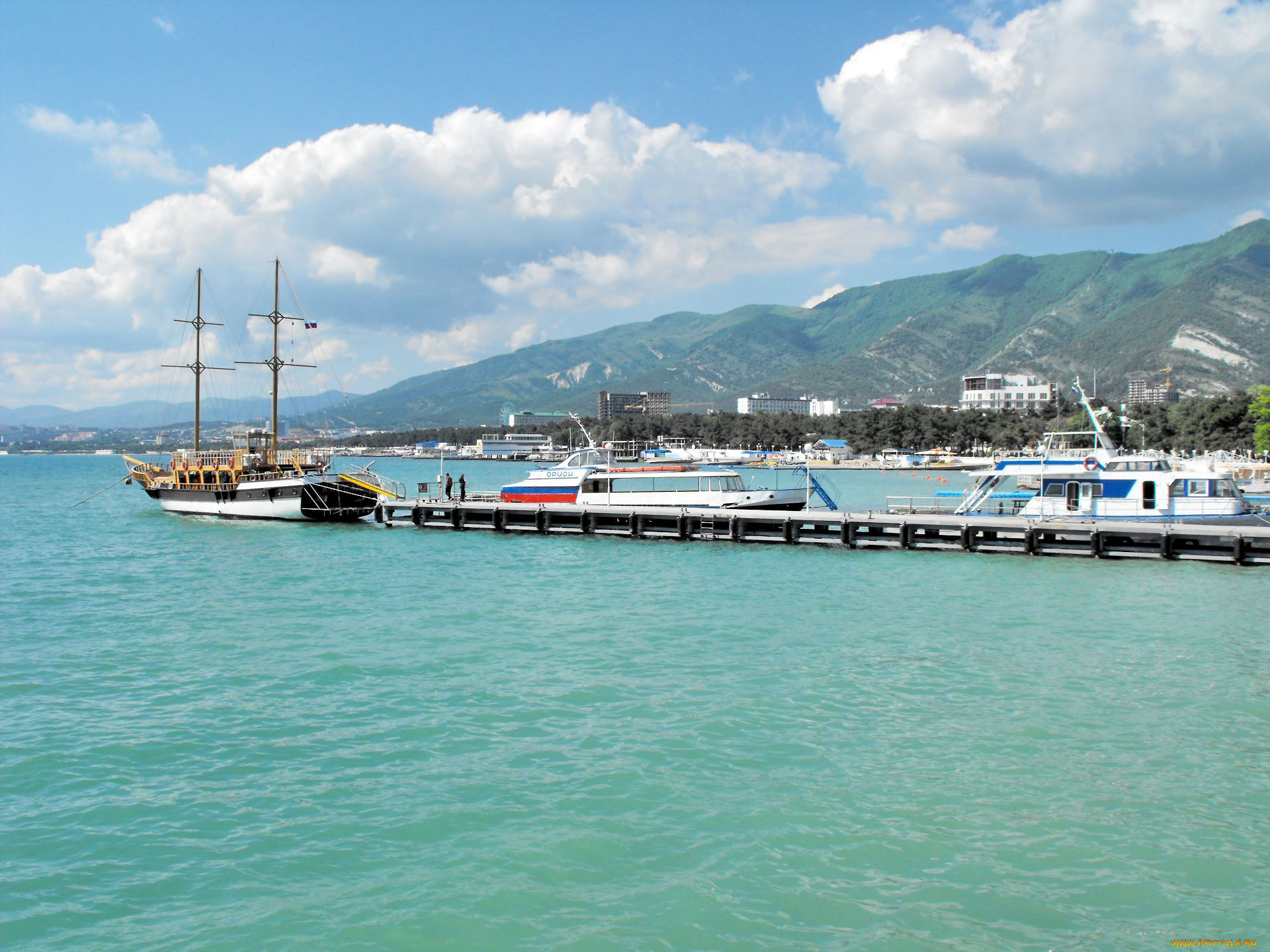 геленджик, корабли, разные, вместе