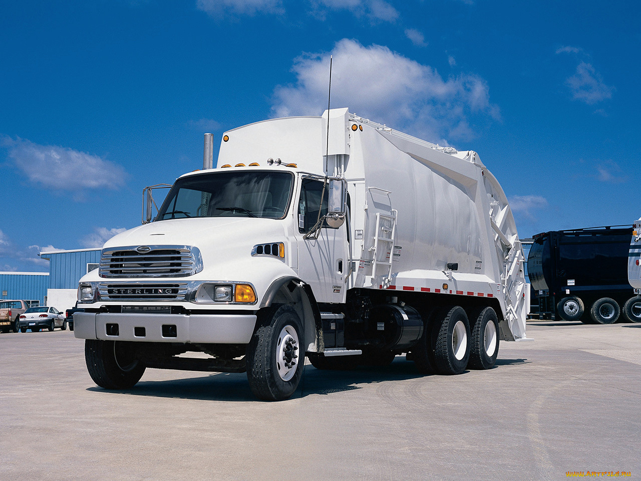 автомобили, мусоровозы