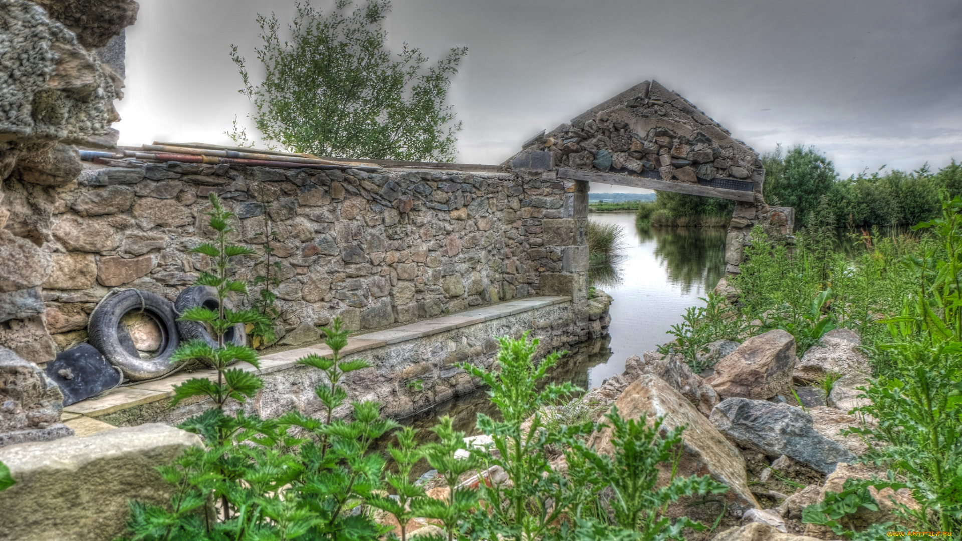 природа, пейзажи, стена, вода, ров, поле