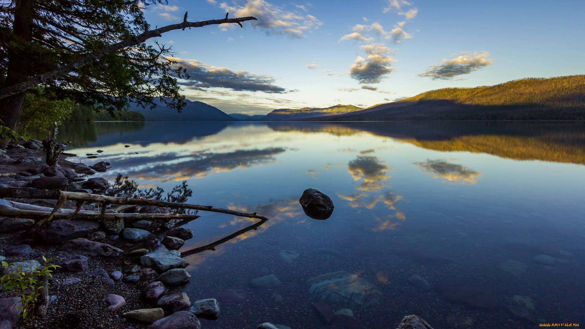природа, реки, озера, озеро, холмы, вечер, лето, отражение, деревья, прозрачность, камни