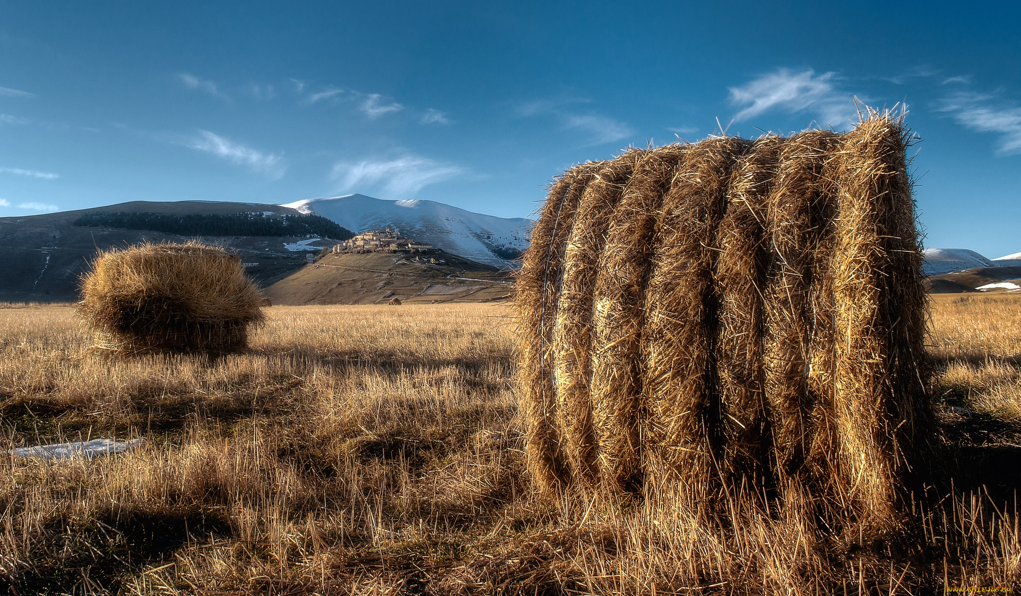 природа, поля, горы, поле, снопы