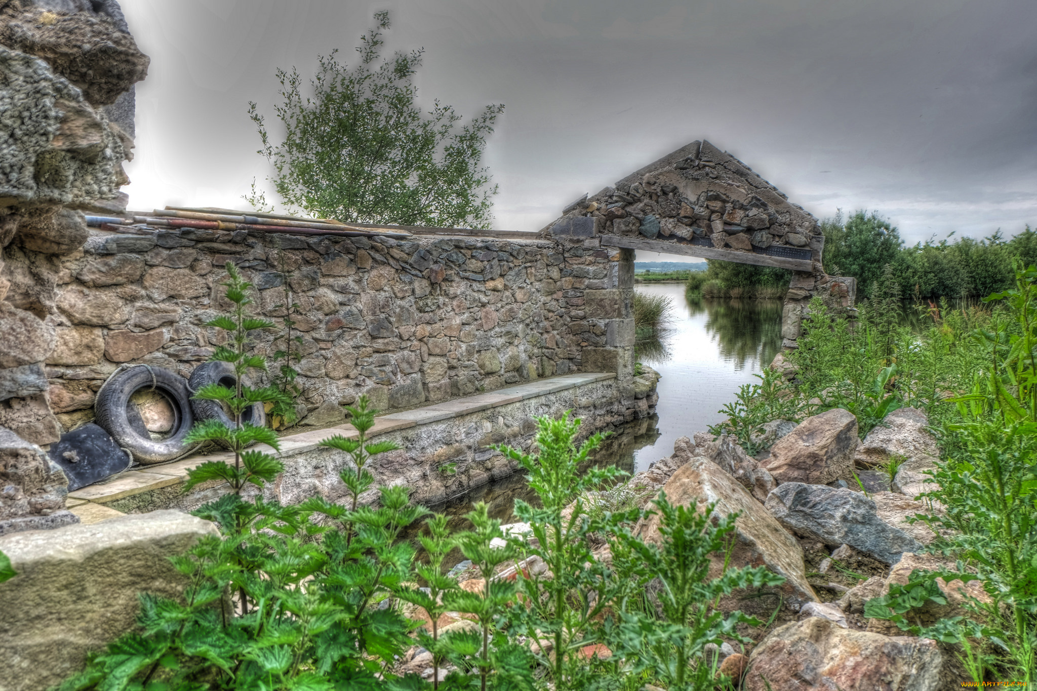 природа, пейзажи, стена, вода, ров, поле