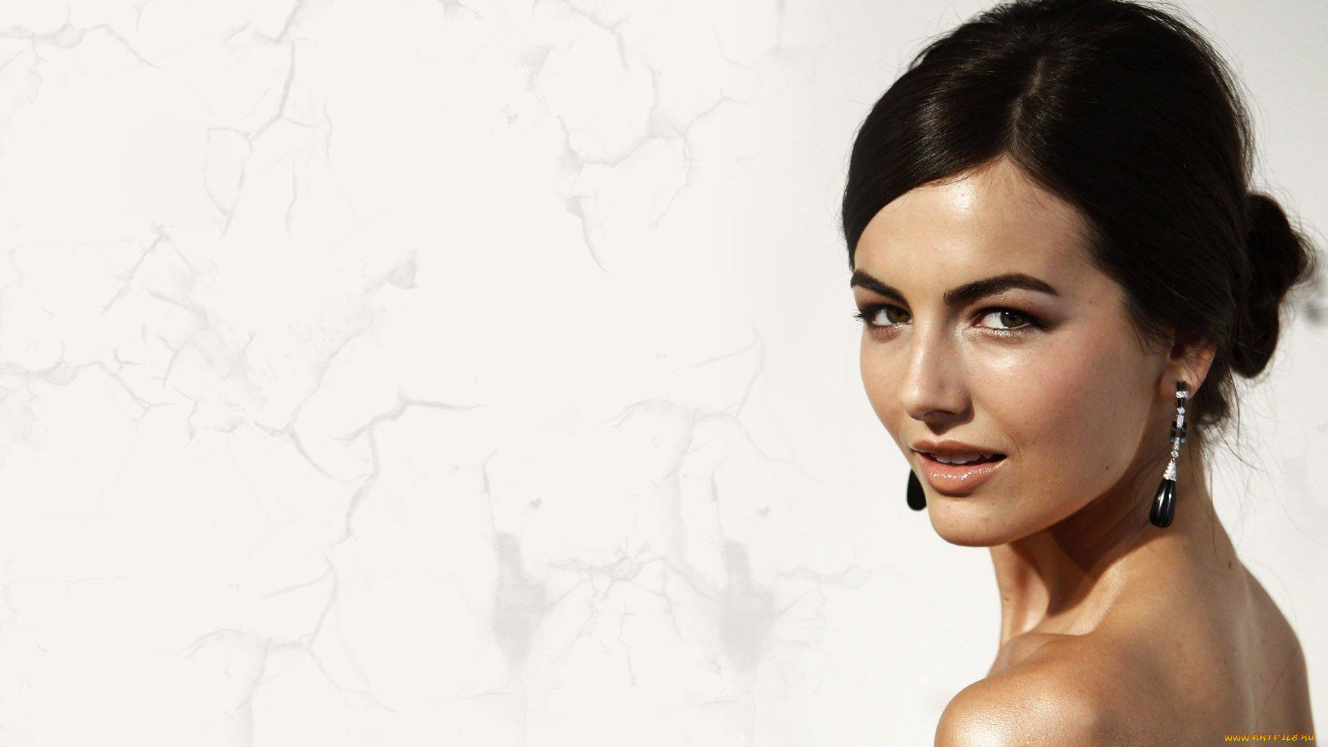 camilla, belle, девушки, плечи, серьги, улыбка, взгляд, брюнетка