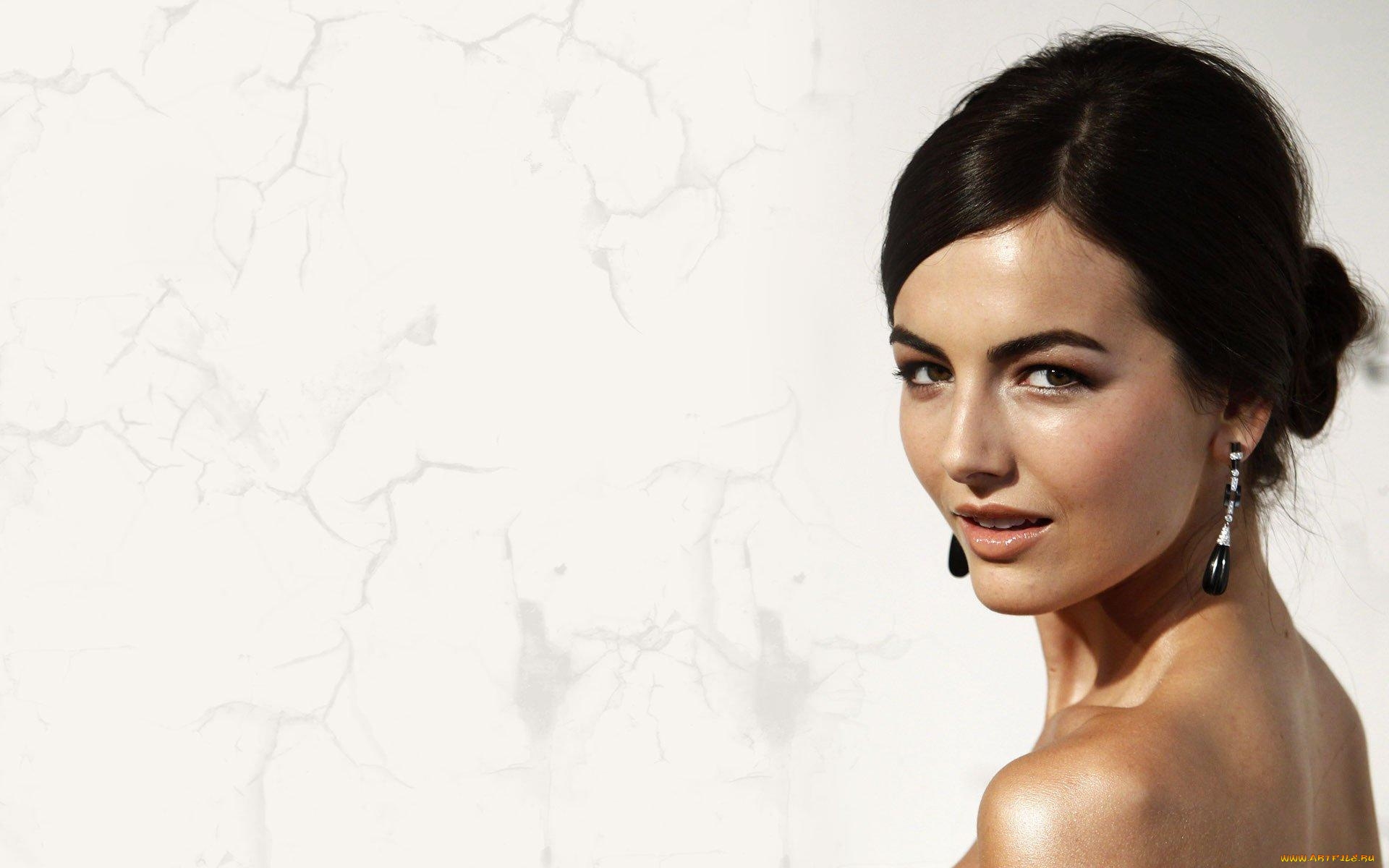 camilla, belle, девушки, плечи, серьги, улыбка, взгляд, брюнетка