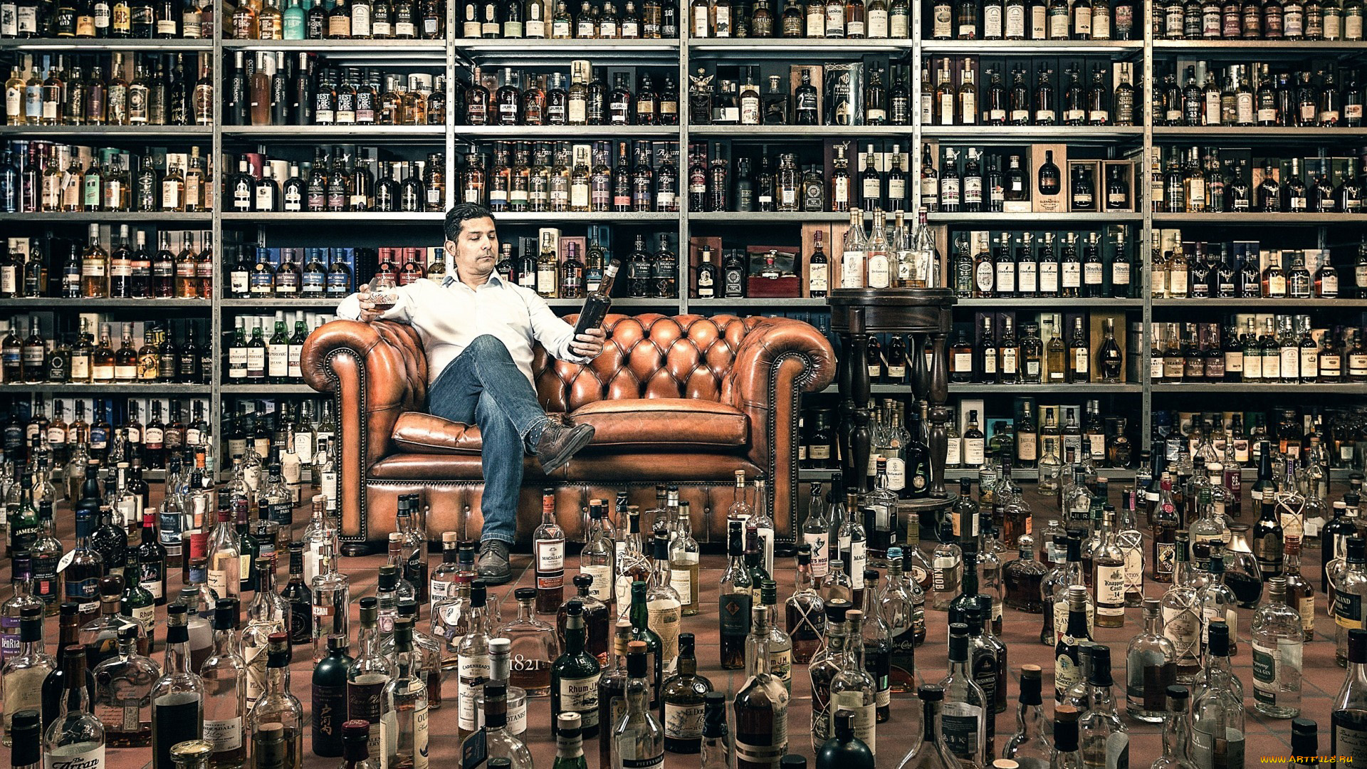 юмор, и, приколы, диван, мужчина, бутылки, алкоголь, много