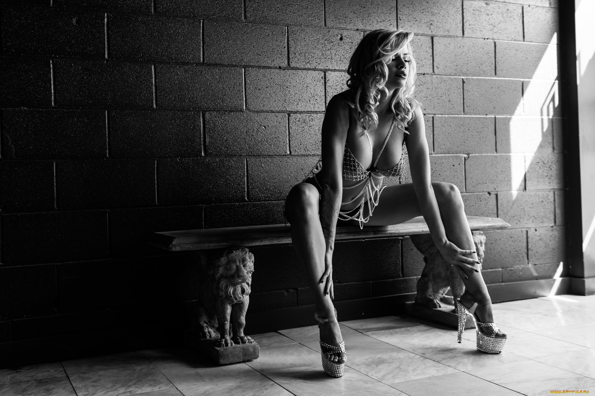 девушки, -unsort, , Черно-белые, обои, скамья