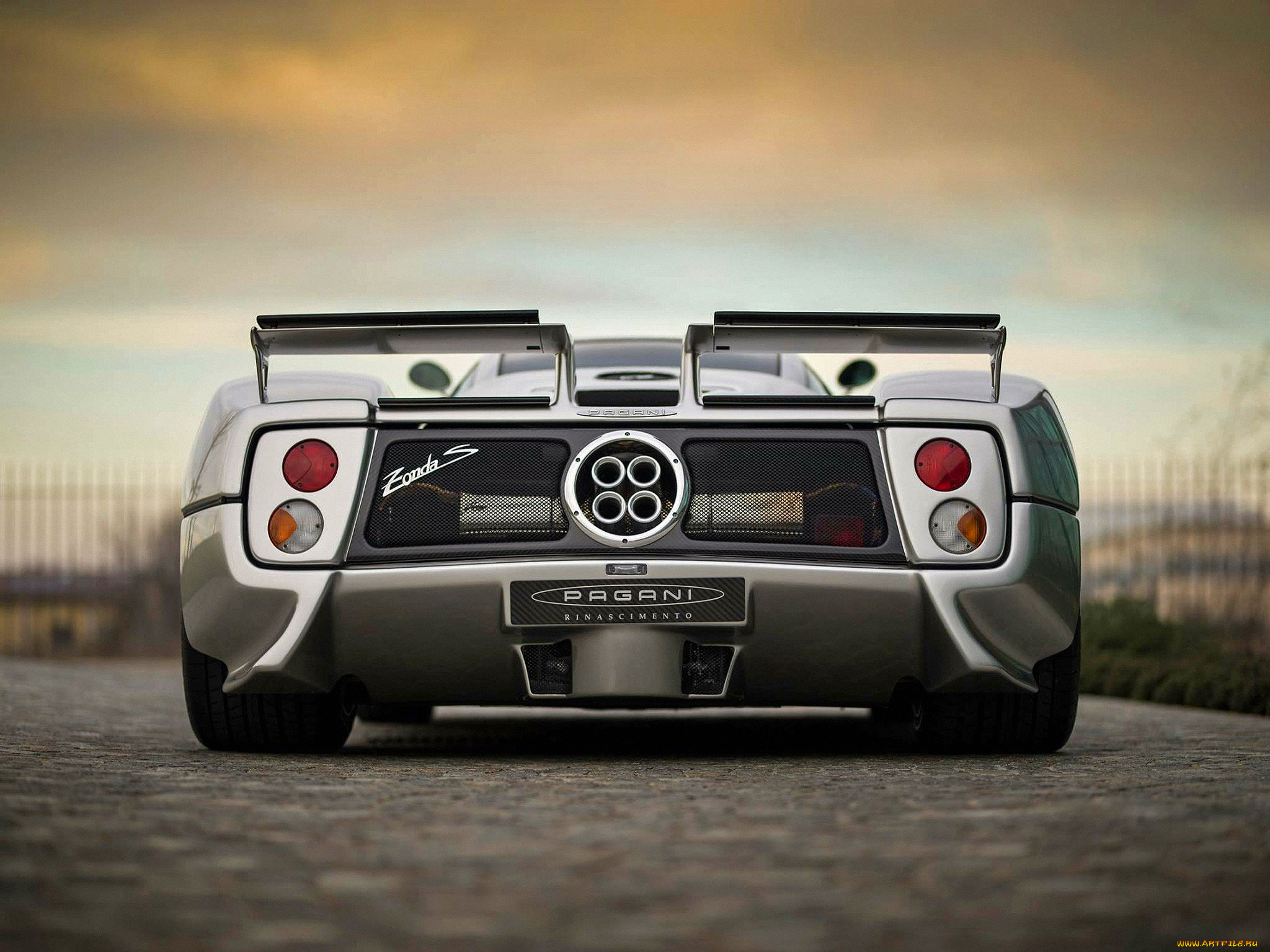 автомобили, pagani